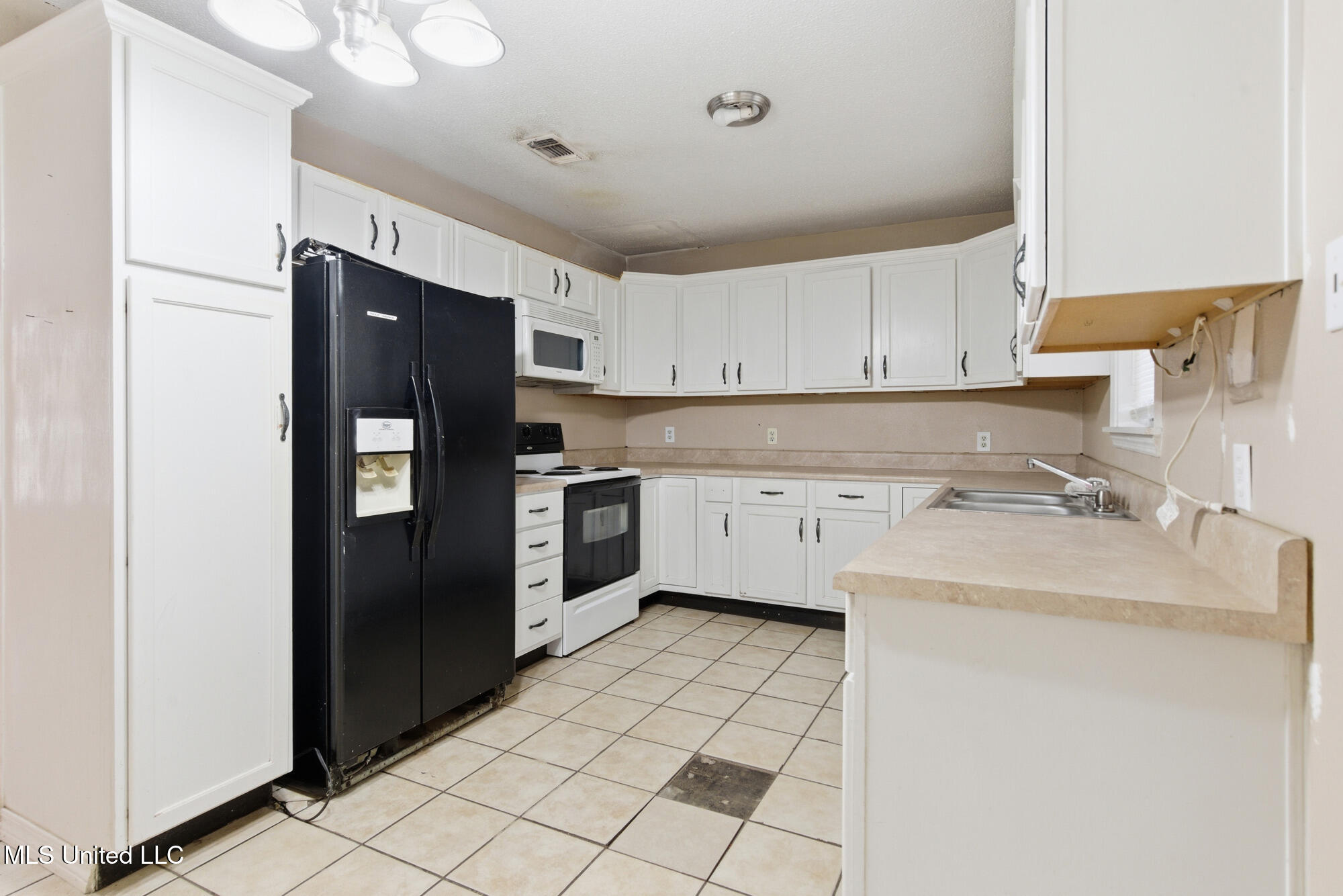 8304 Austeria Street Property Photo 7