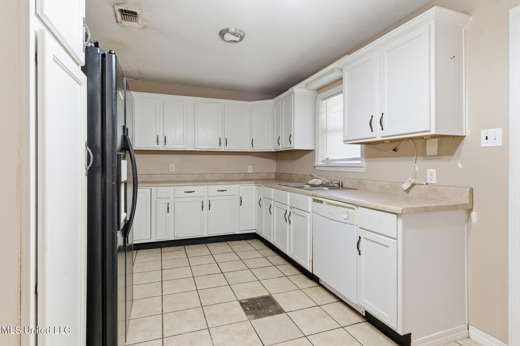 8304 Austeria Street Property Photo 8