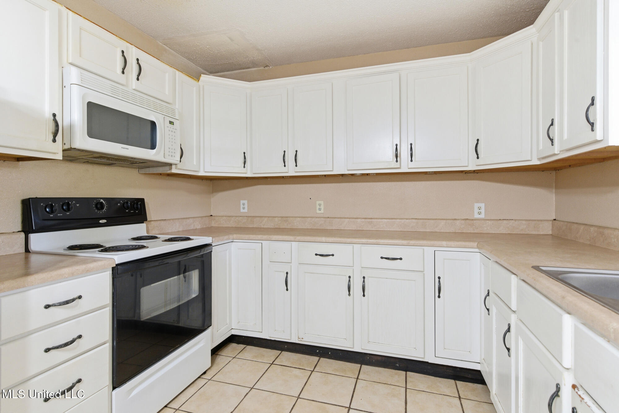 8304 Austeria Street Property Photo 9
