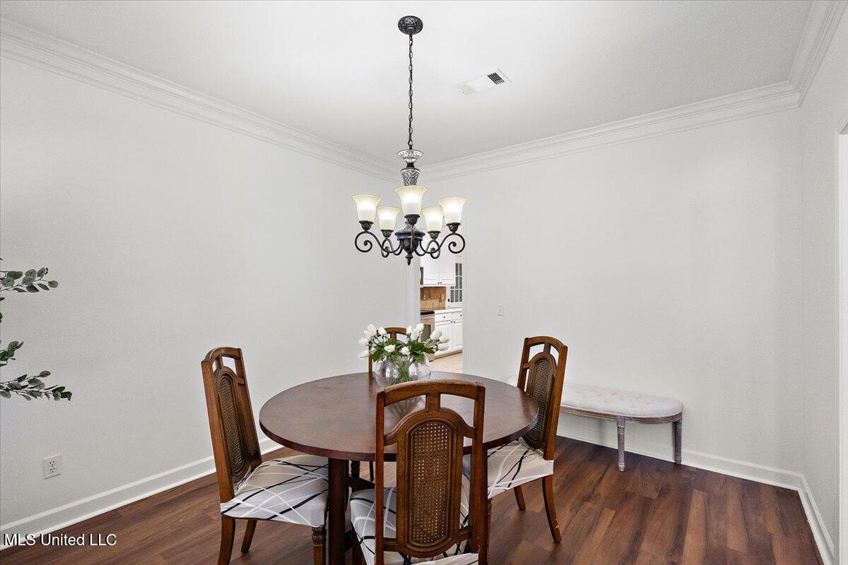 1006 Riverchase North Drive Property Photo 10