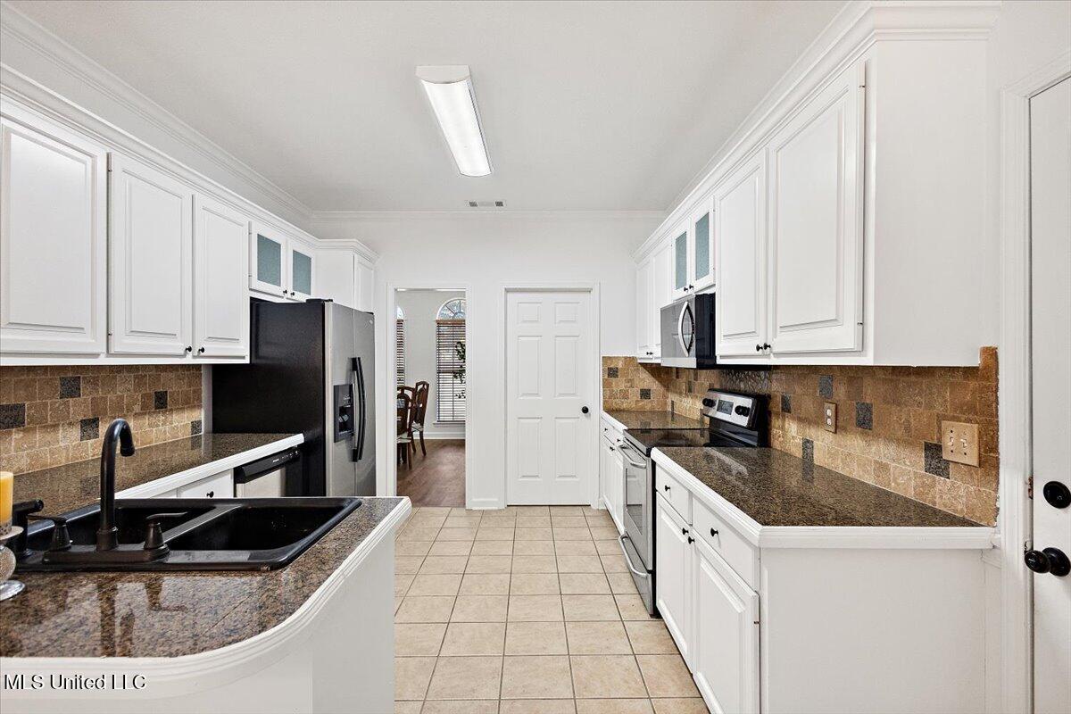 1006 Riverchase North Drive Property Photo 16