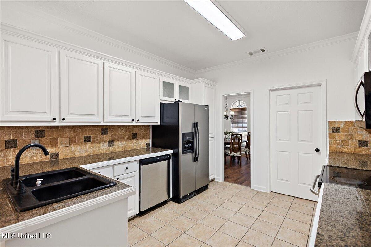 1006 Riverchase North Drive Property Photo 17