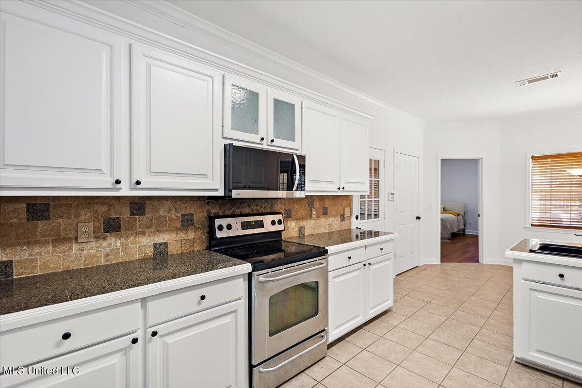 1006 Riverchase North Drive Property Photo 18