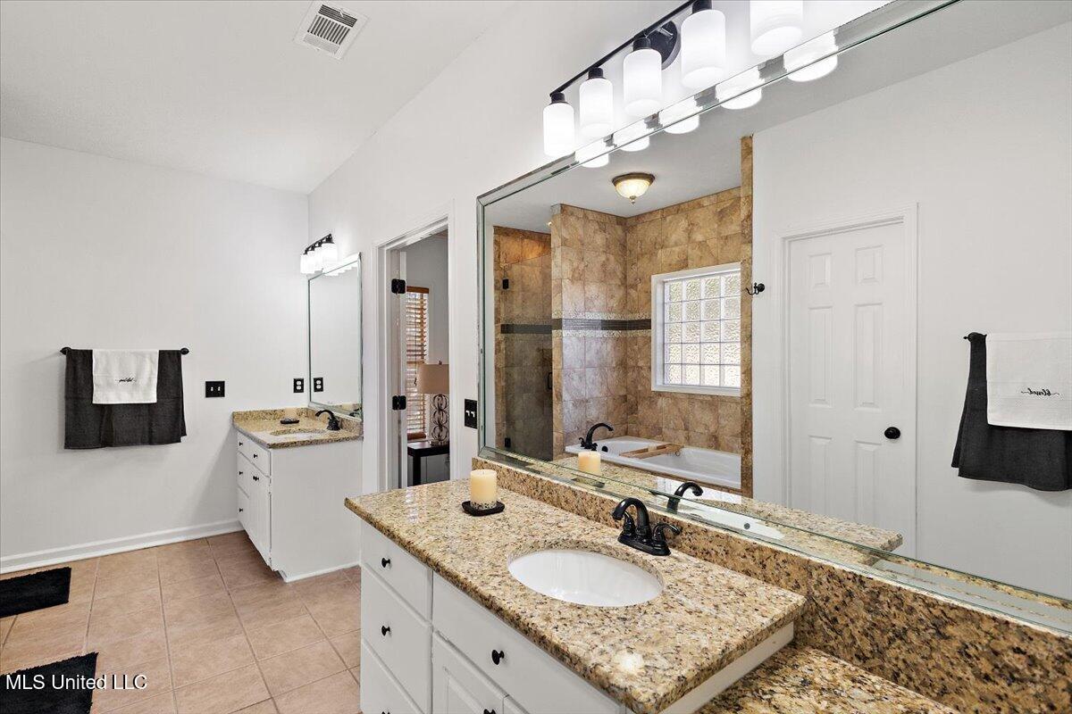 1006 Riverchase North Drive Property Photo 26
