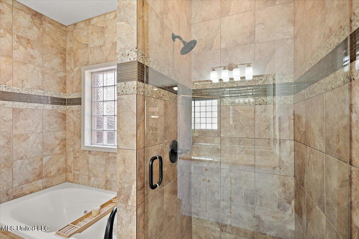 1006 Riverchase North Drive Property Photo 28