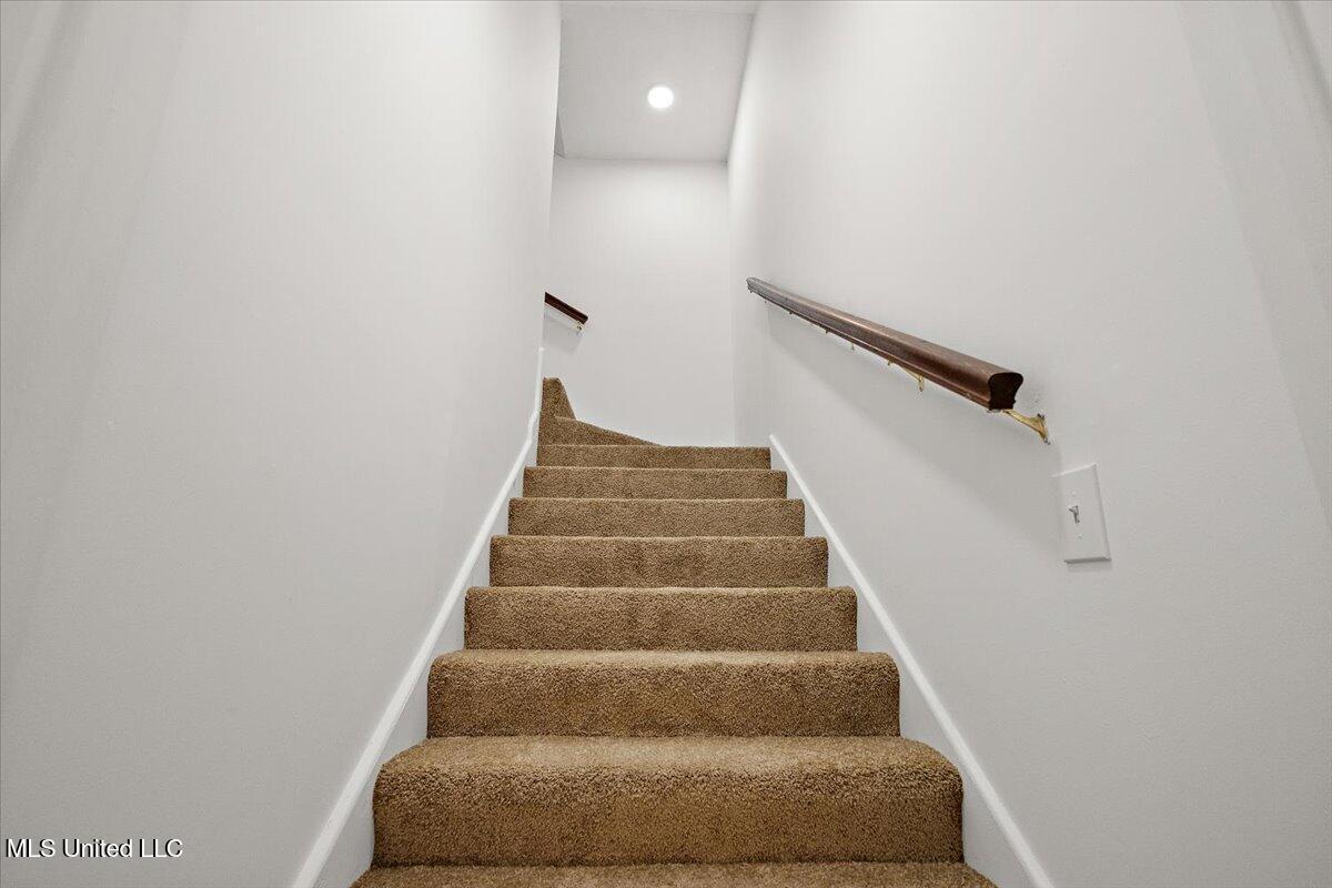 1006 Riverchase North Drive Property Photo 34