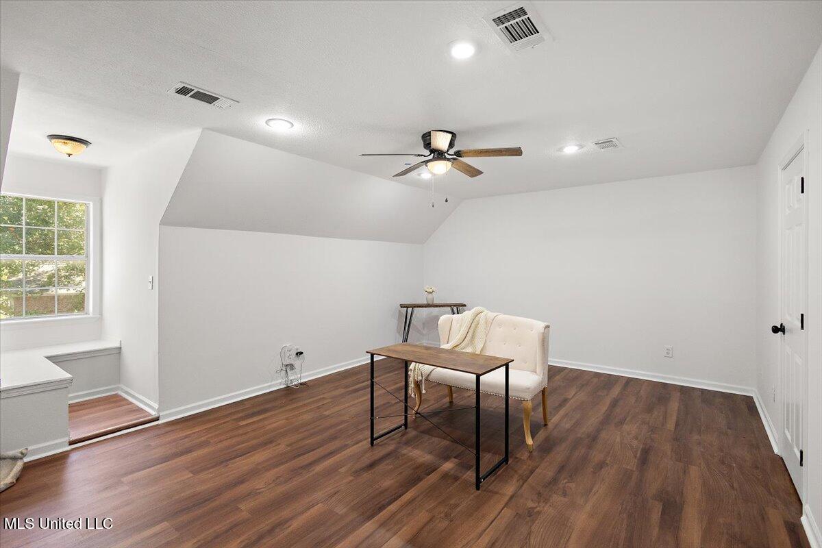 1006 Riverchase North Drive Property Photo 37