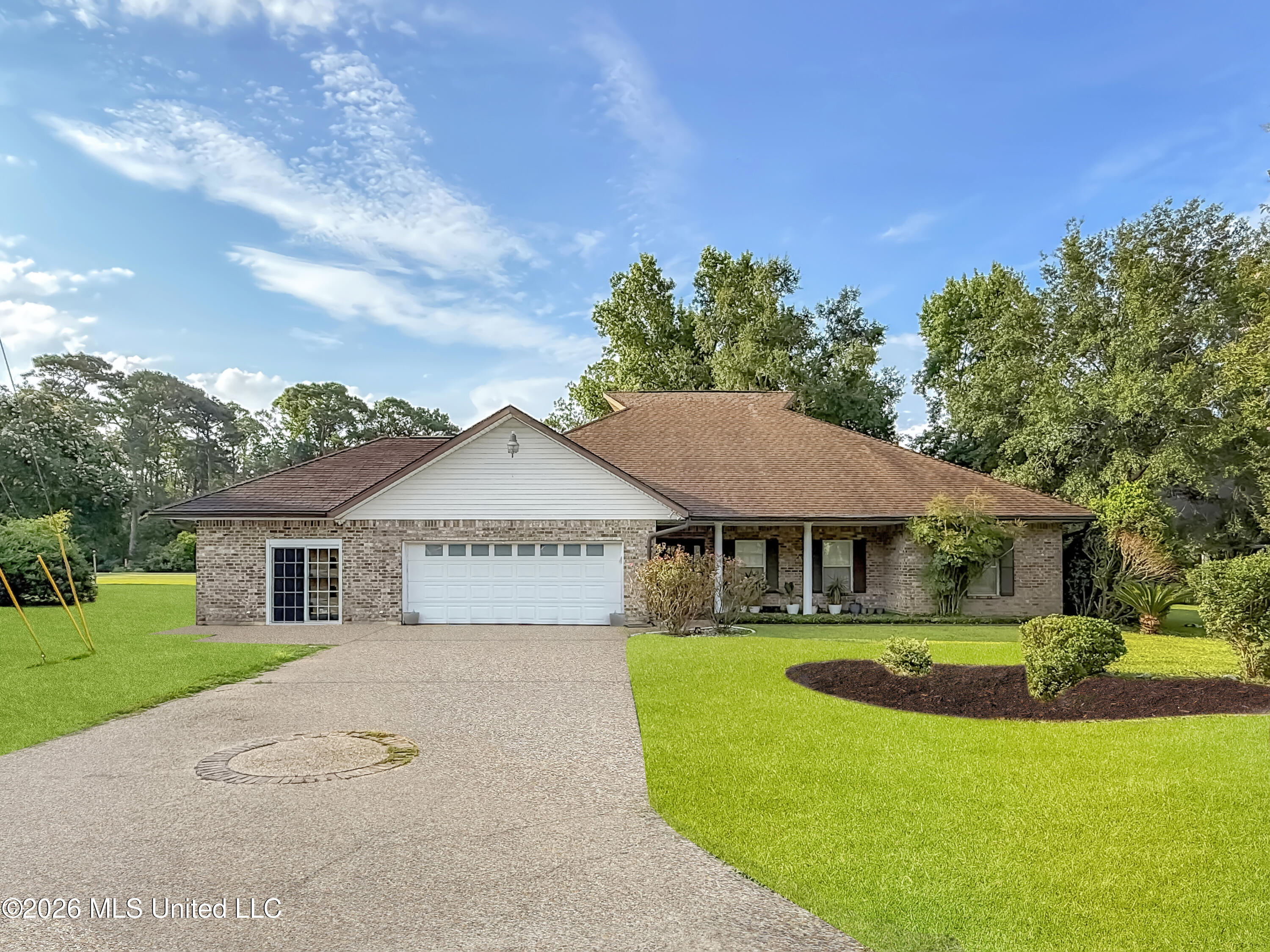74617 N Diamondhead Drive Property Photo 1
