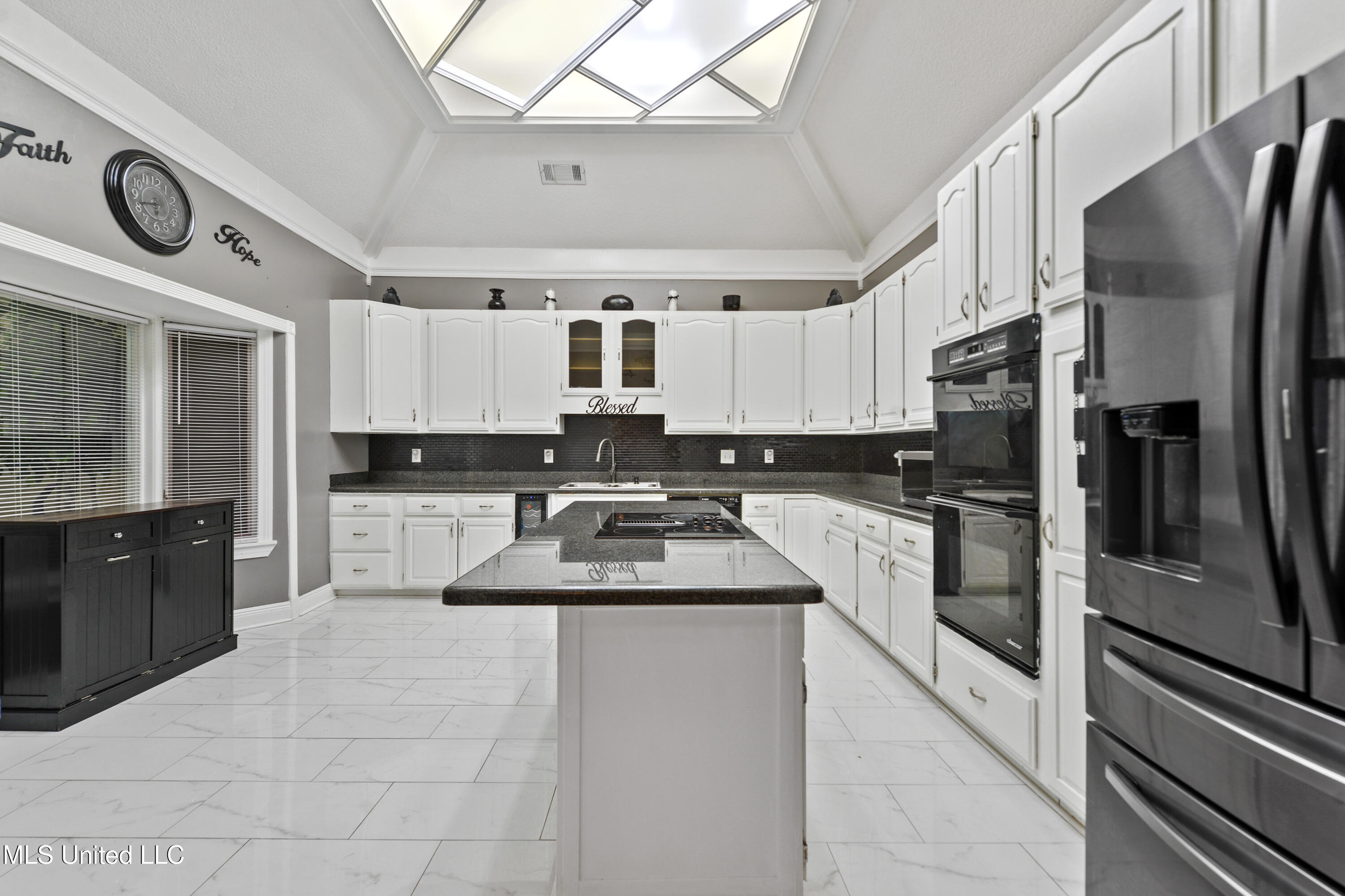 74617 N Diamondhead Drive Property Photo 9
