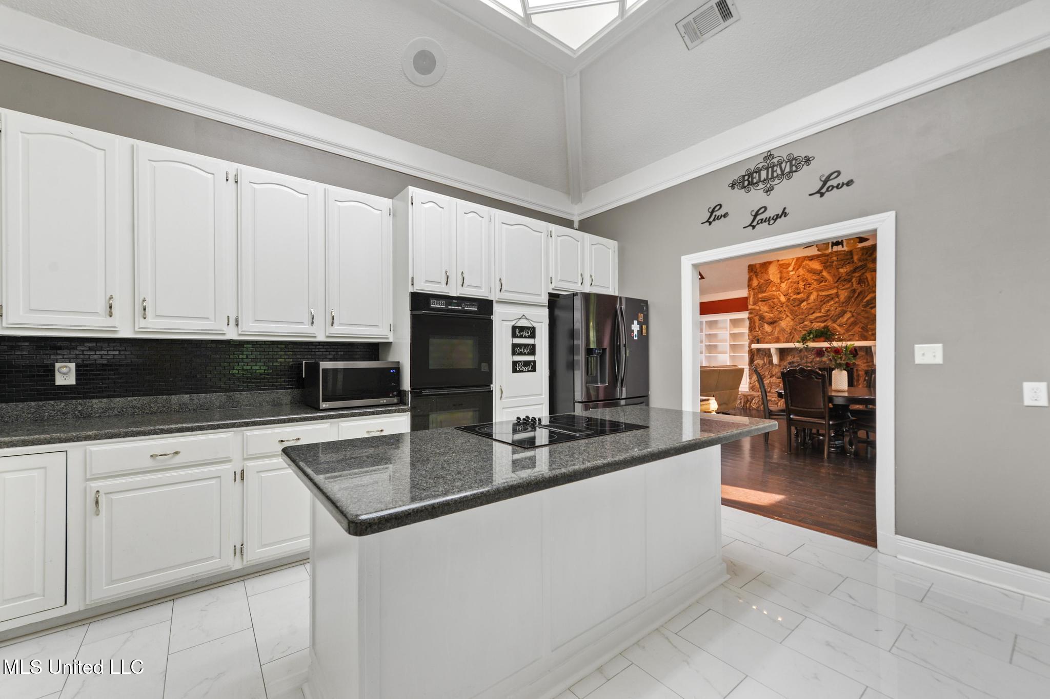 74617 N Diamondhead Drive Property Photo 11
