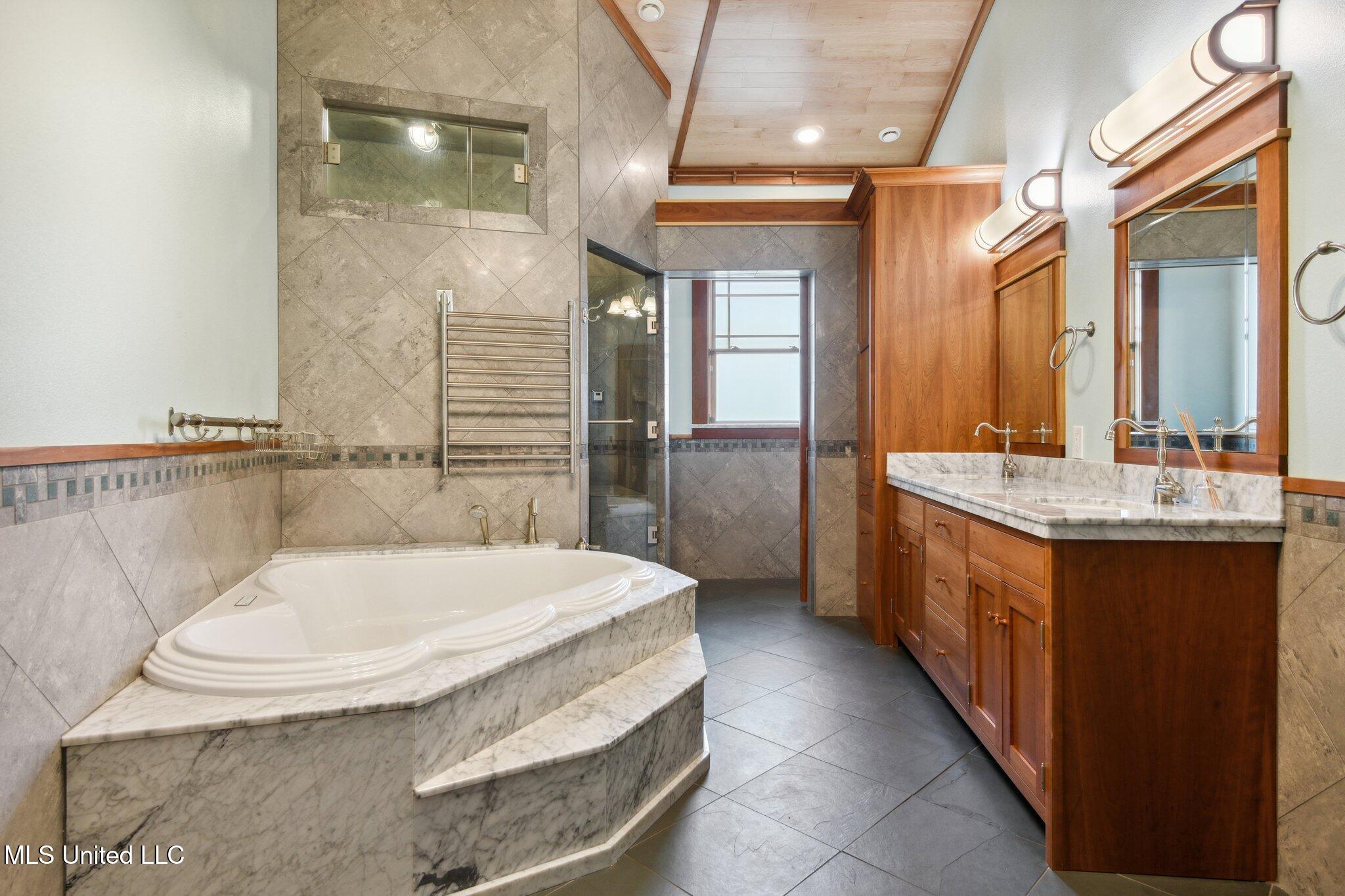 141 Janelle Drive Property Photo 17