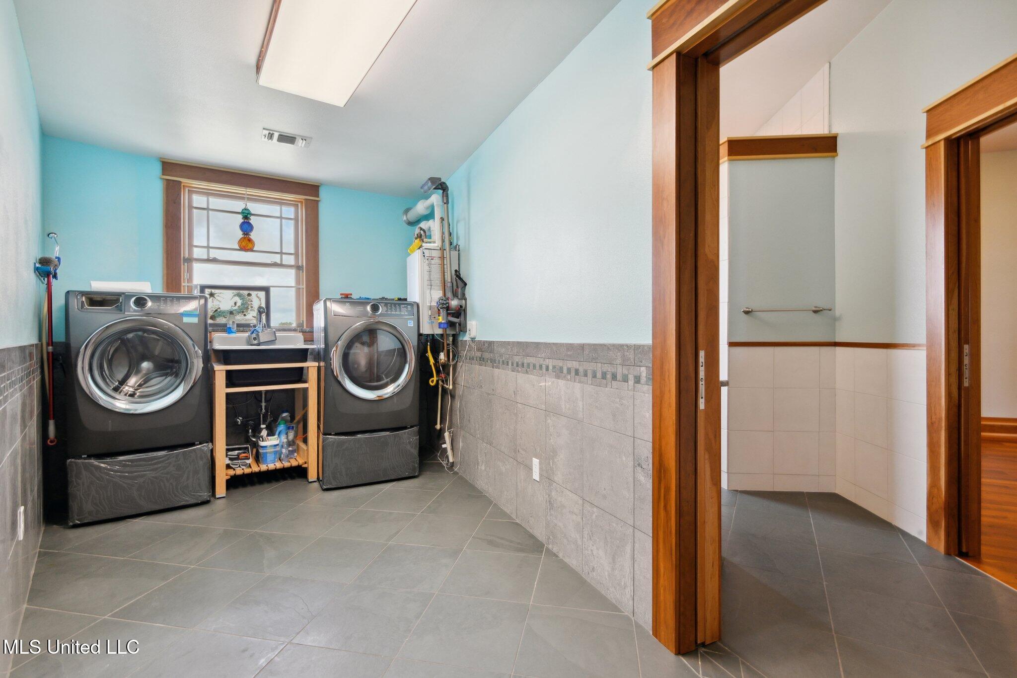 141 Janelle Drive Property Photo 21