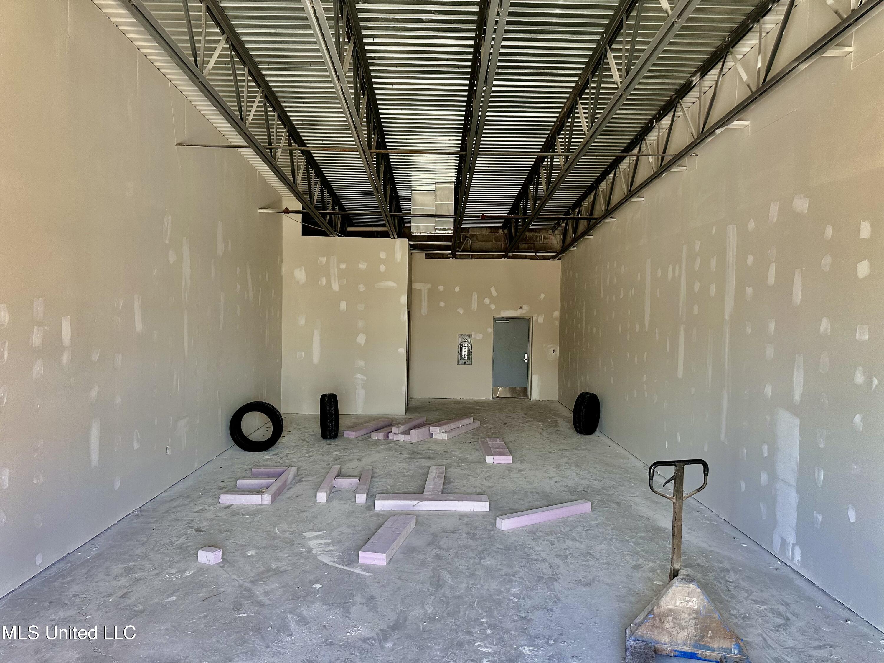 529 N State Street Property Photo 2
