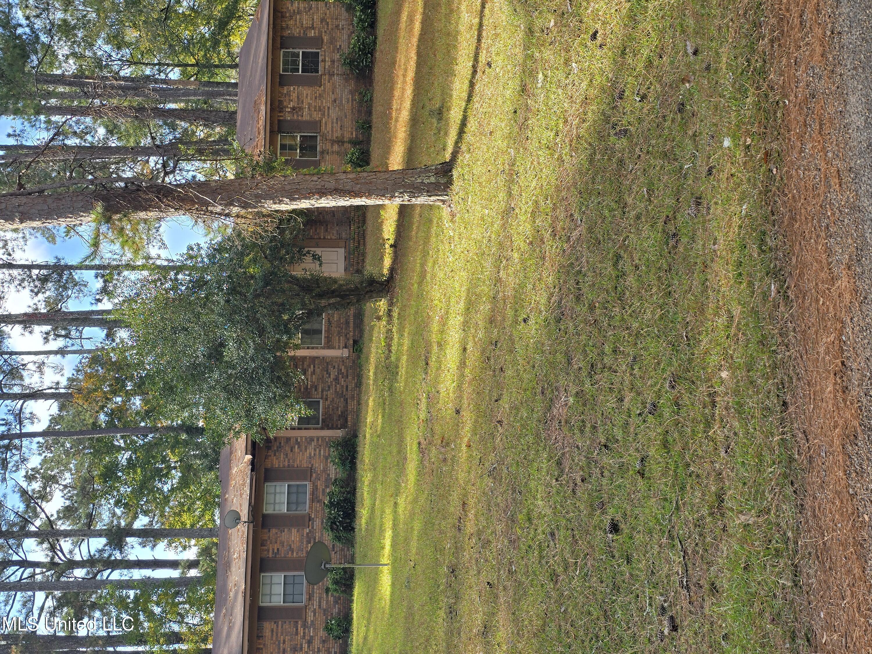 256 Pinehurst Circle Property Photo 1
