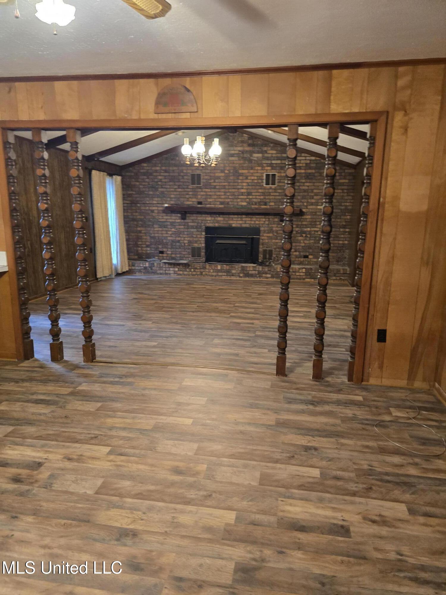 256 Pinehurst Circle Property Photo 3