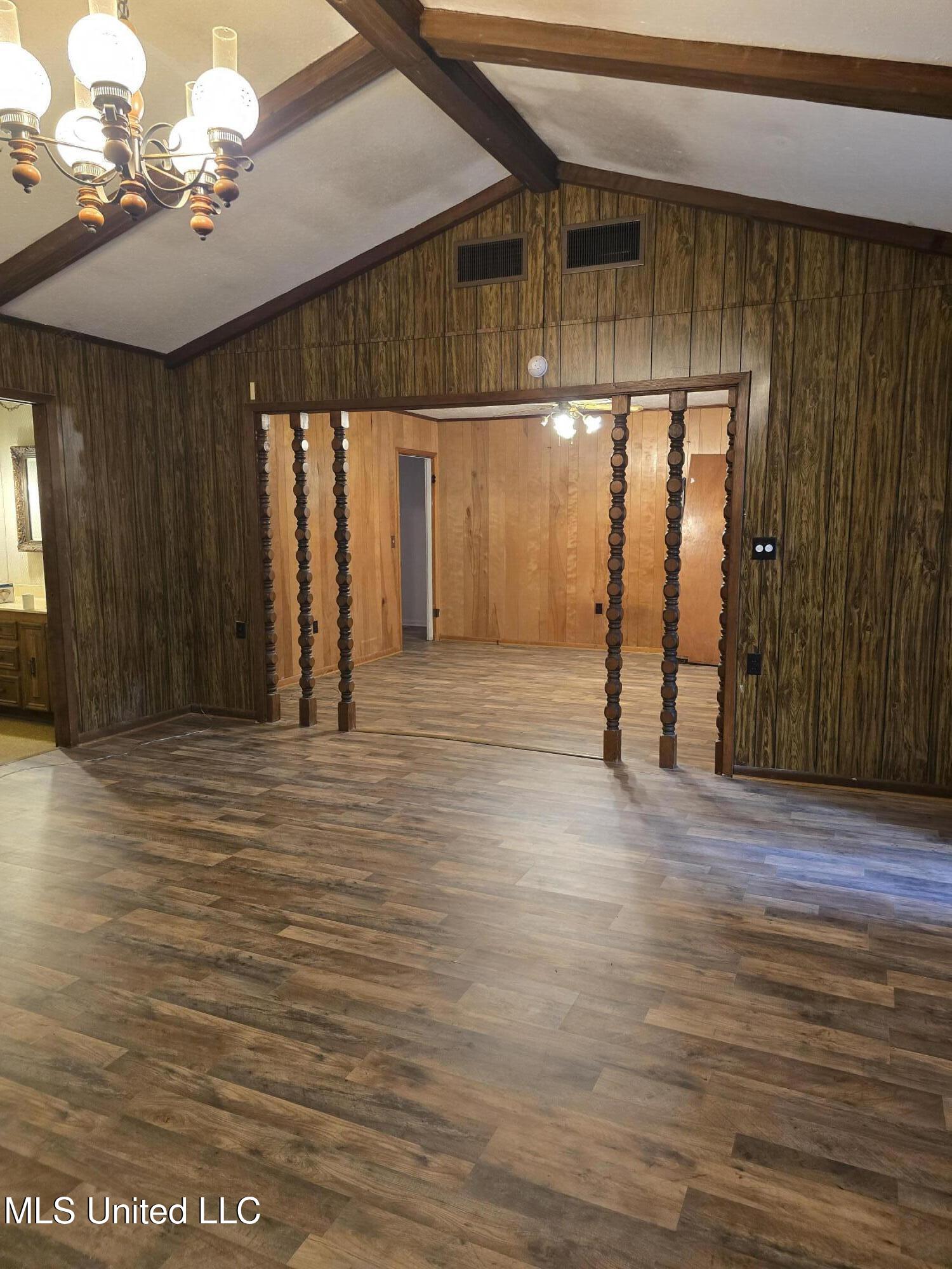 256 Pinehurst Circle Property Photo 4