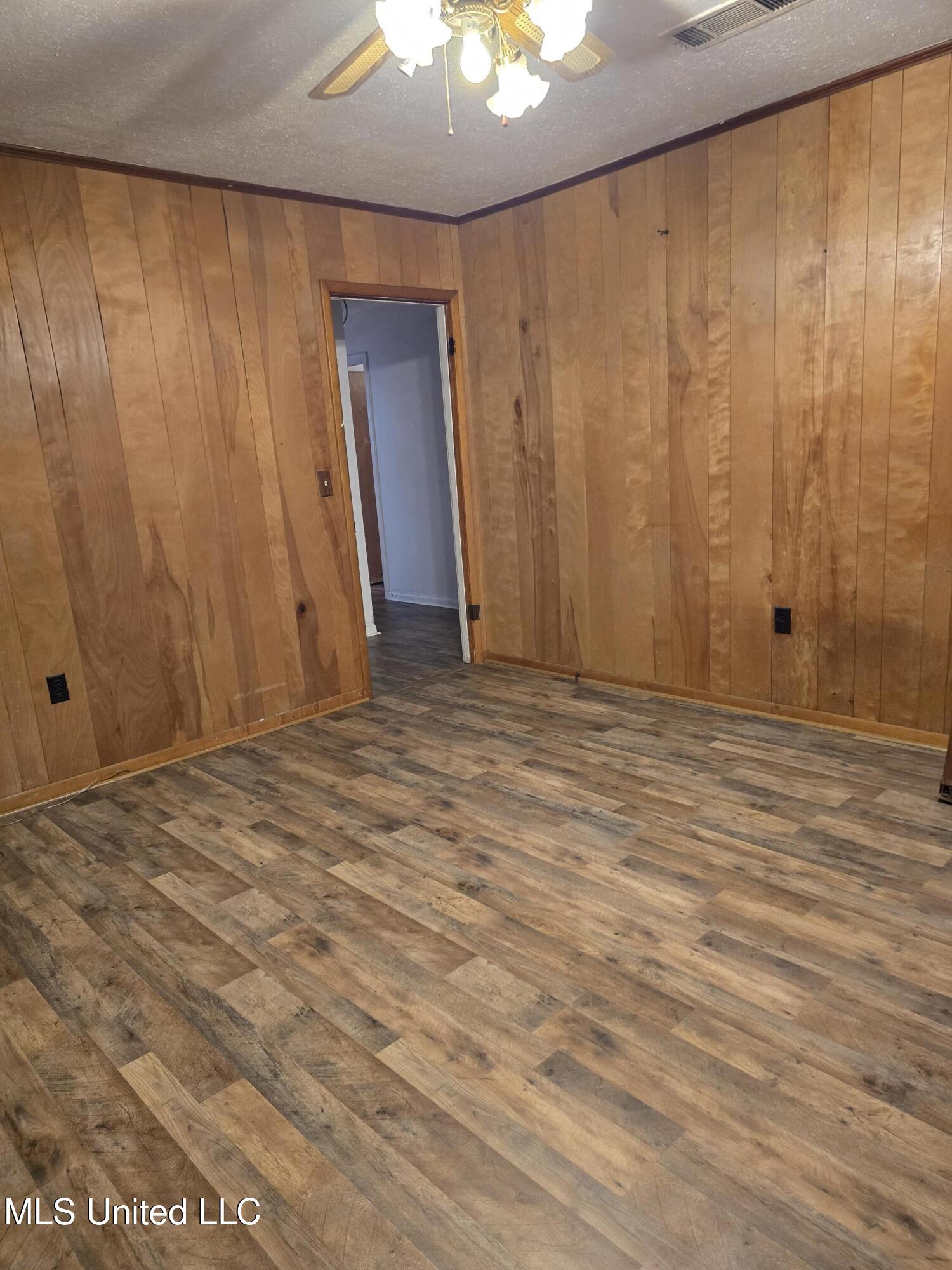 256 Pinehurst Circle Property Photo 6