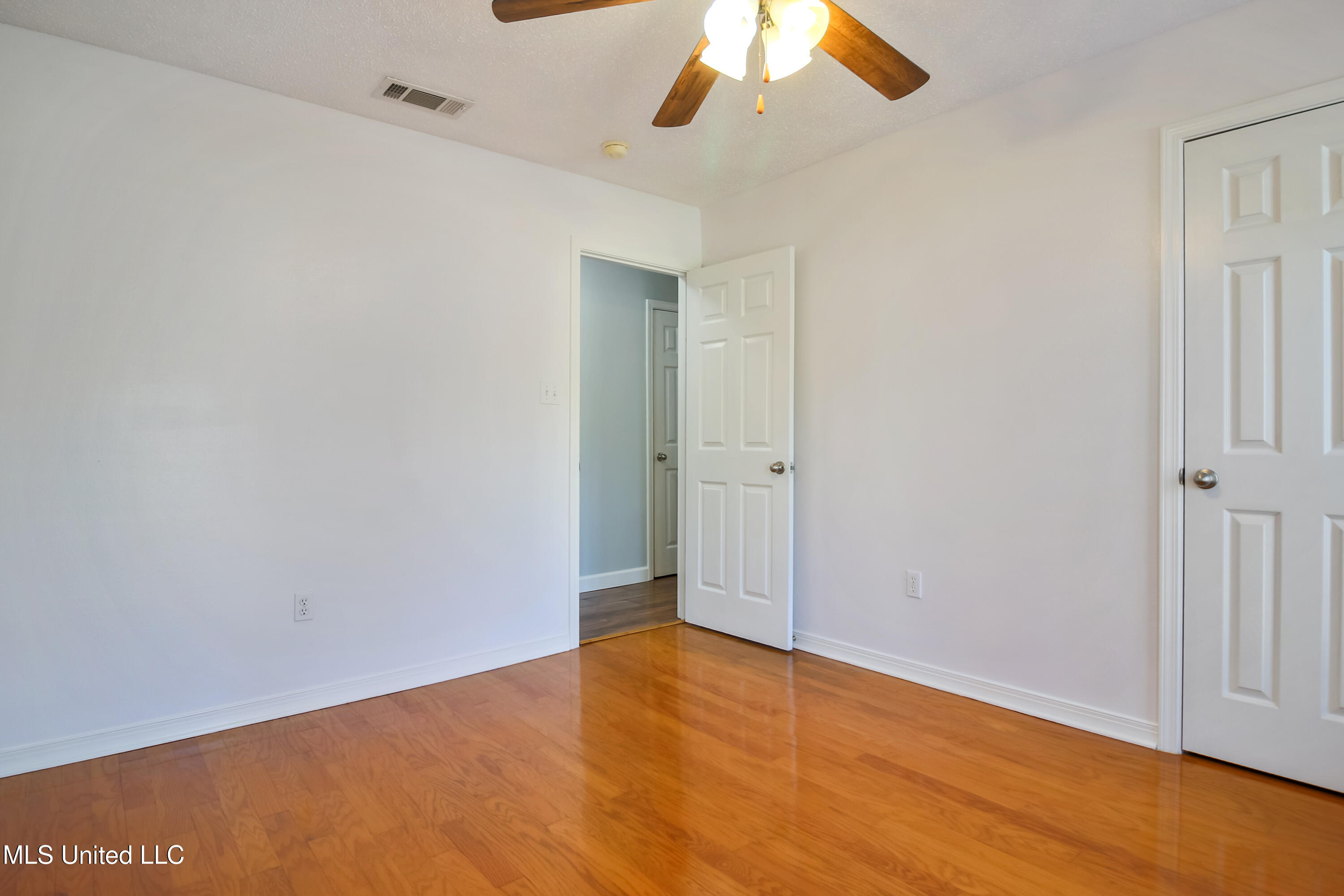 11159 River Bend Drive Property Photo 8