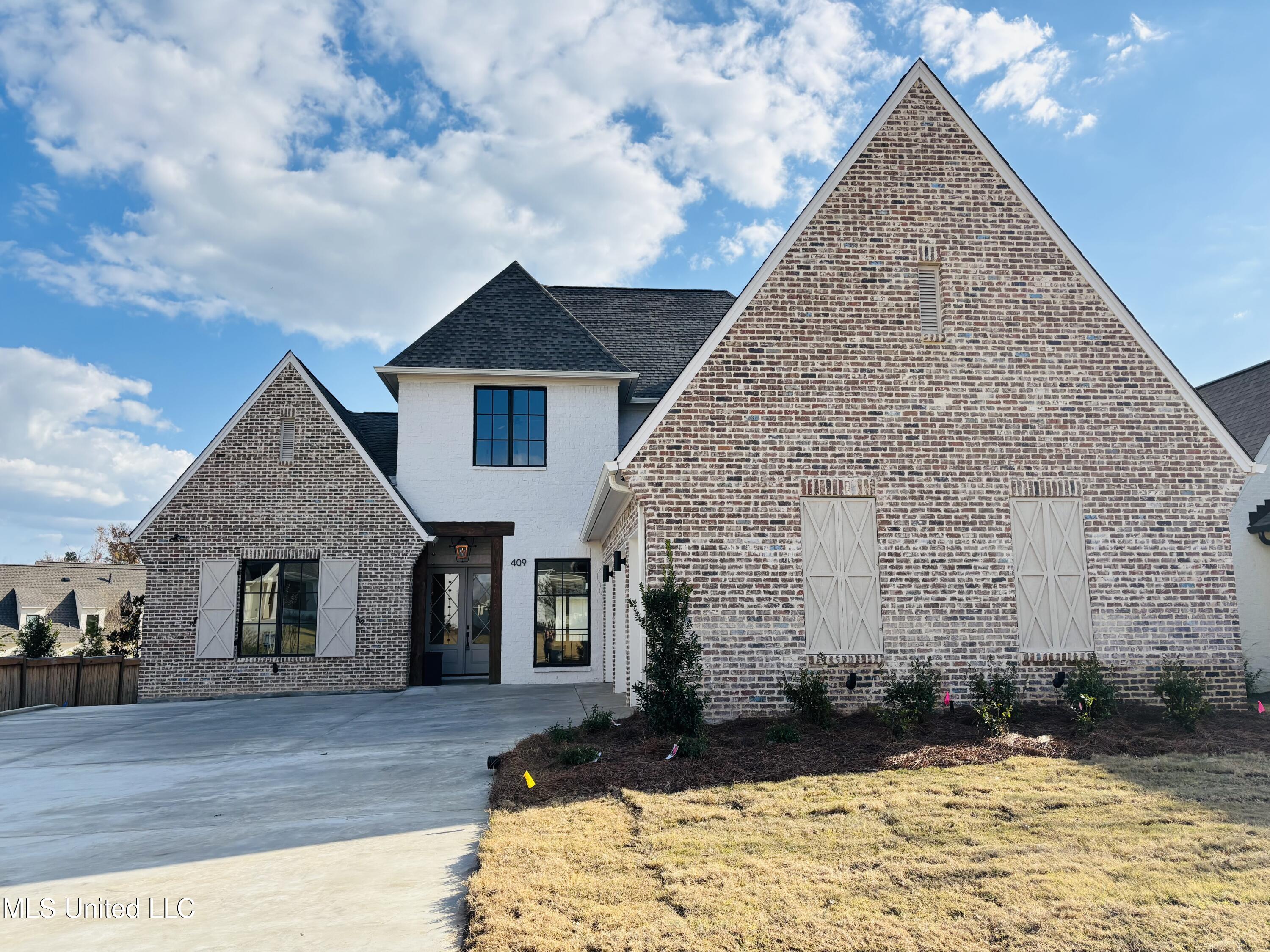 409 Whittington Circle Property Photo 1