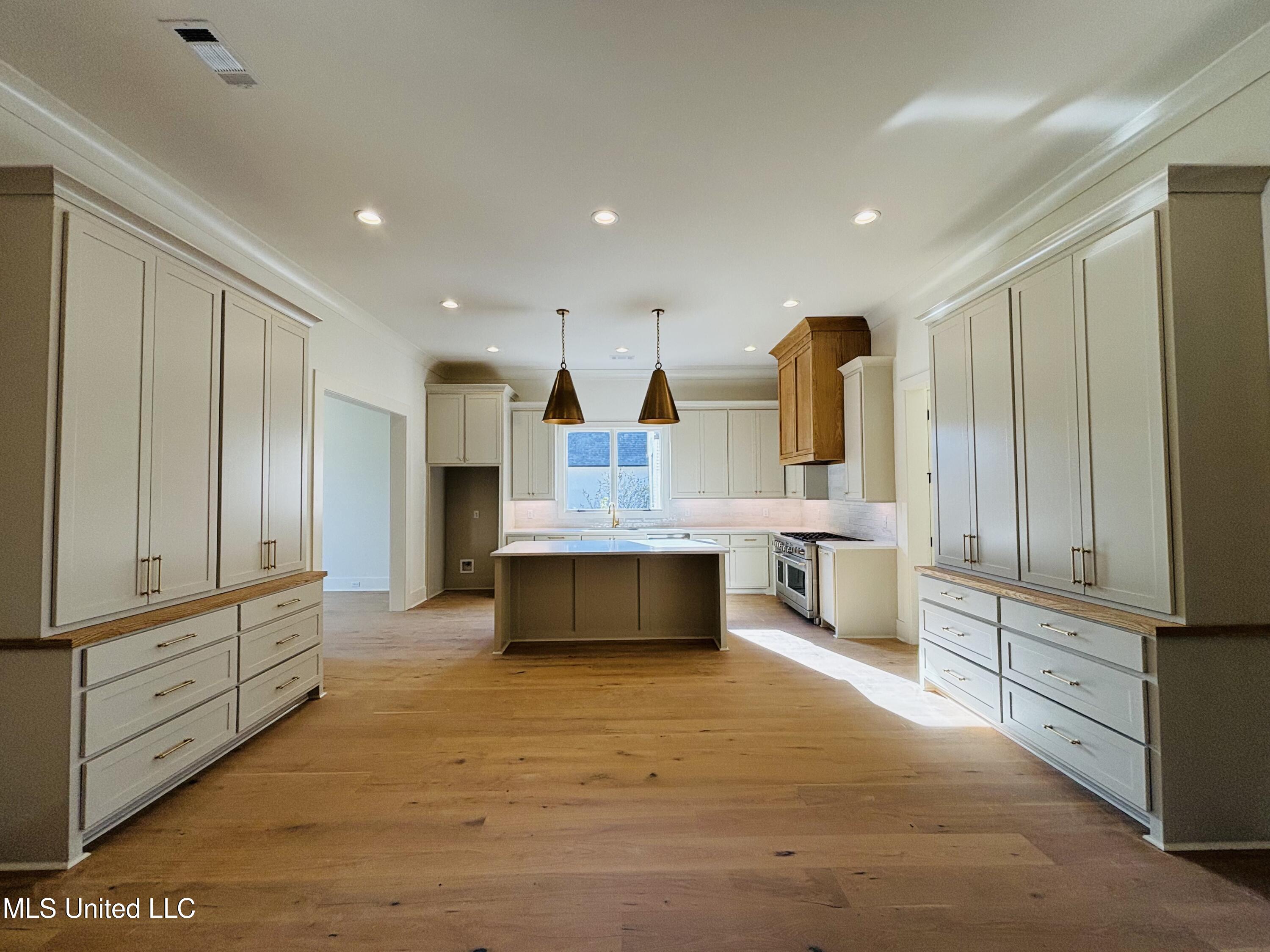 409 Whittington Circle Property Photo 8