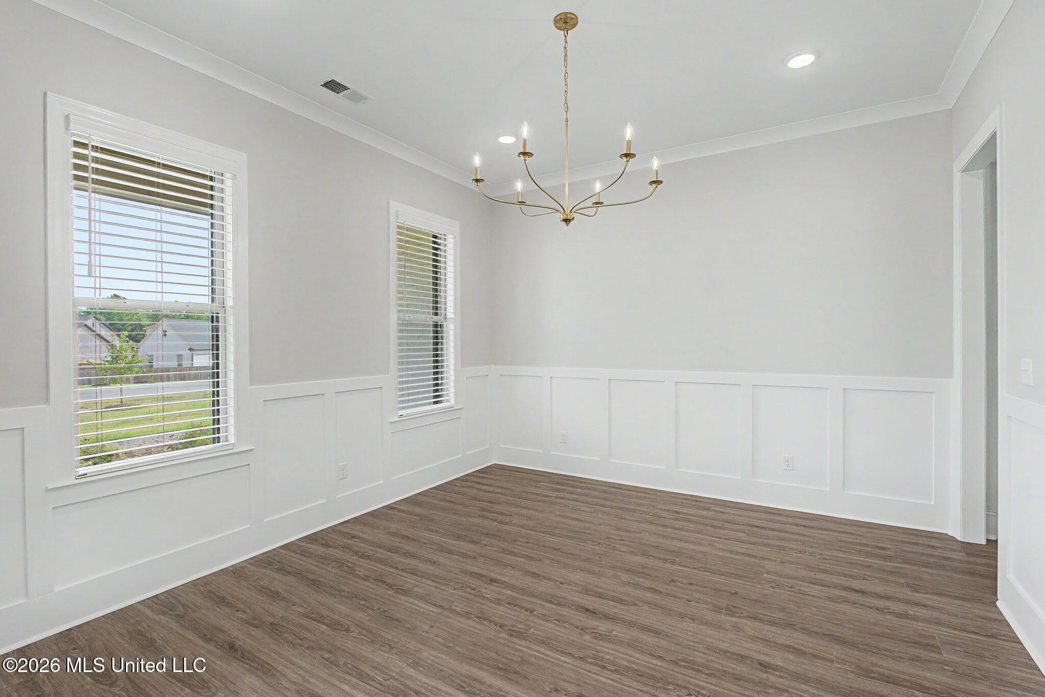 2035 Livingston Way Property Photo 4