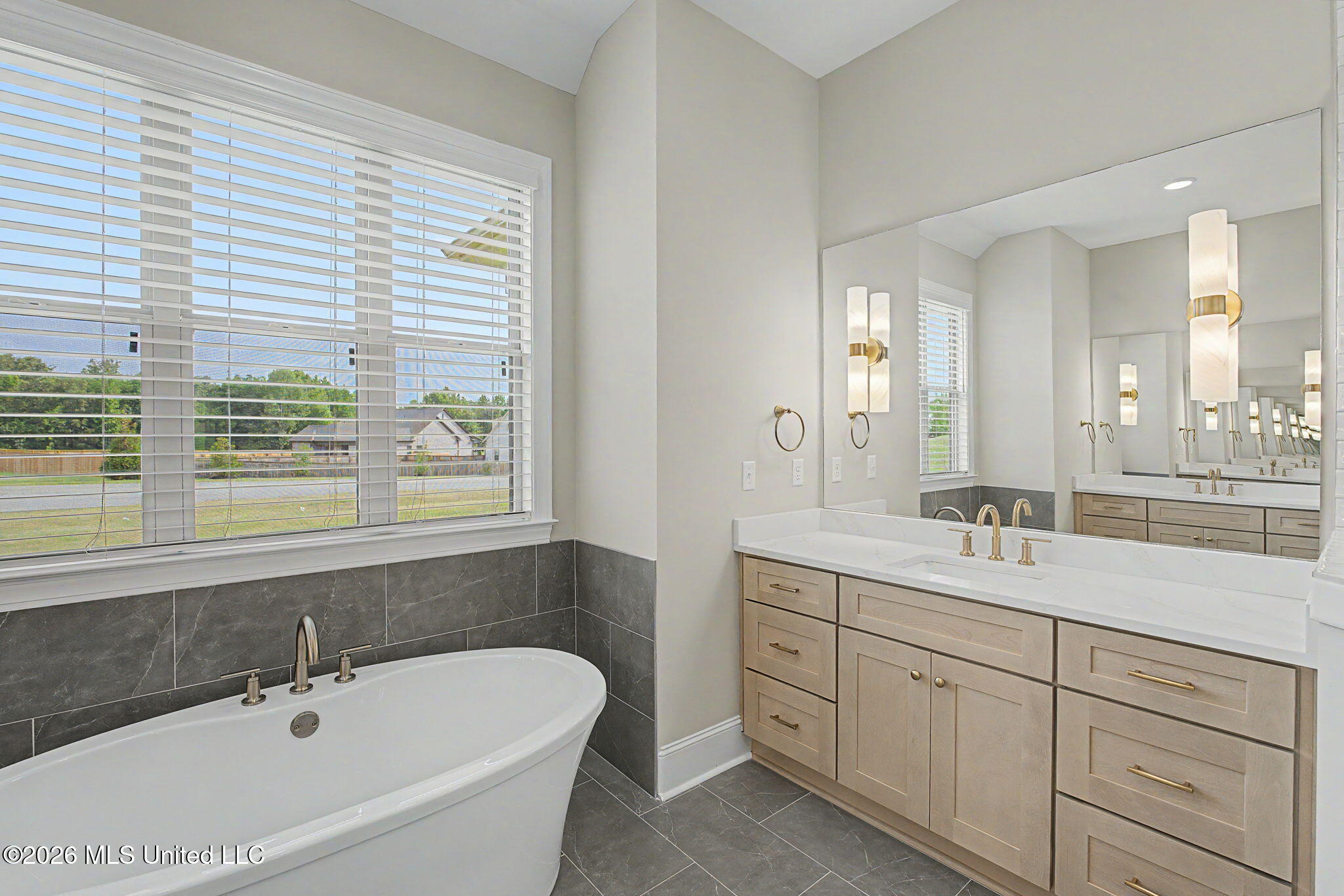 2035 Livingston Way Property Photo 21
