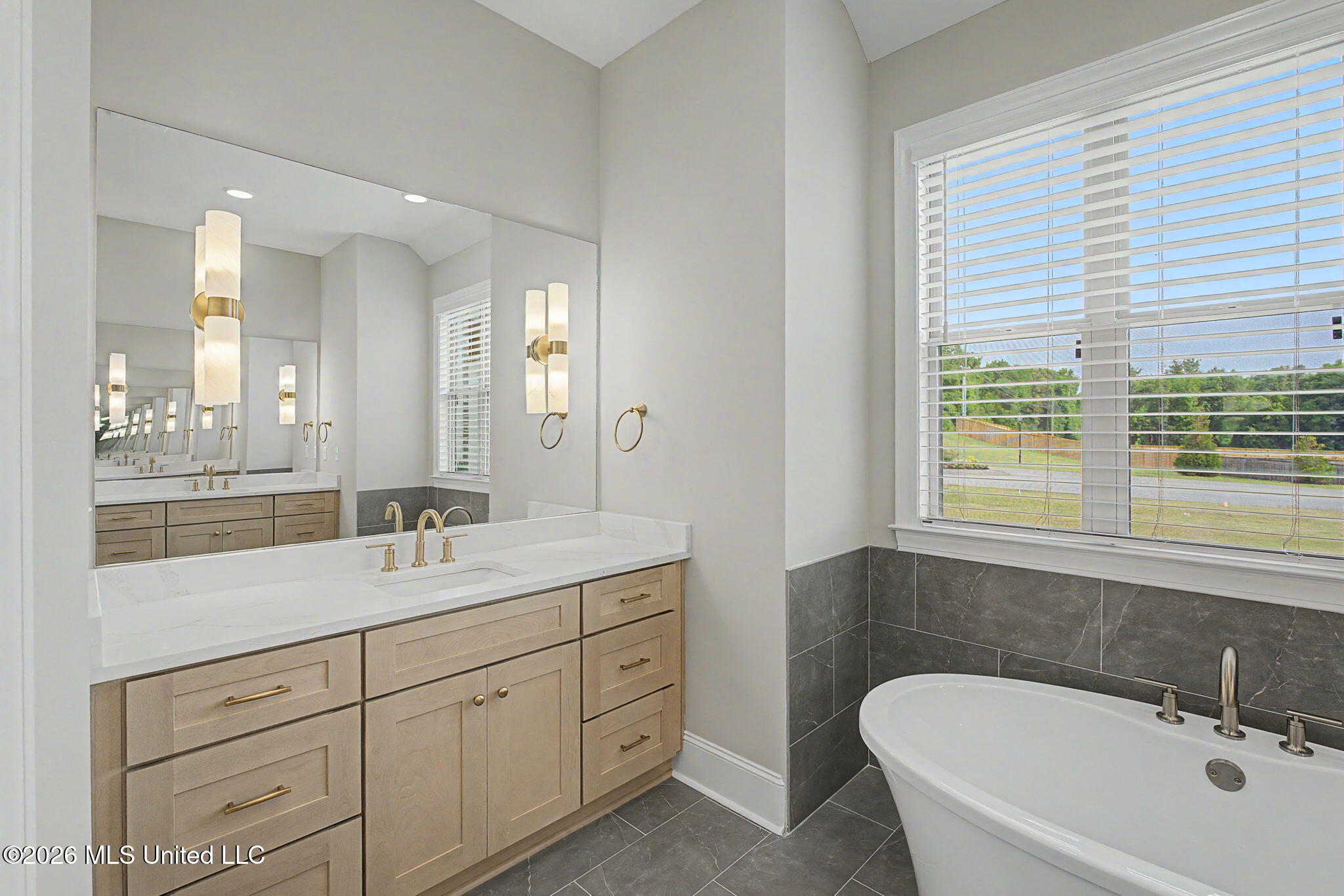 2035 Livingston Way Property Photo 22