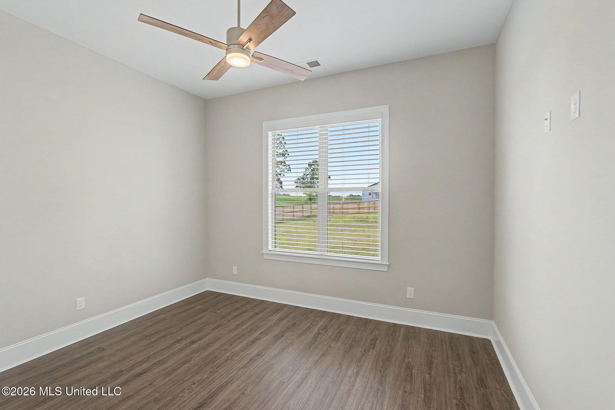 2035 Livingston Way Property Photo 24