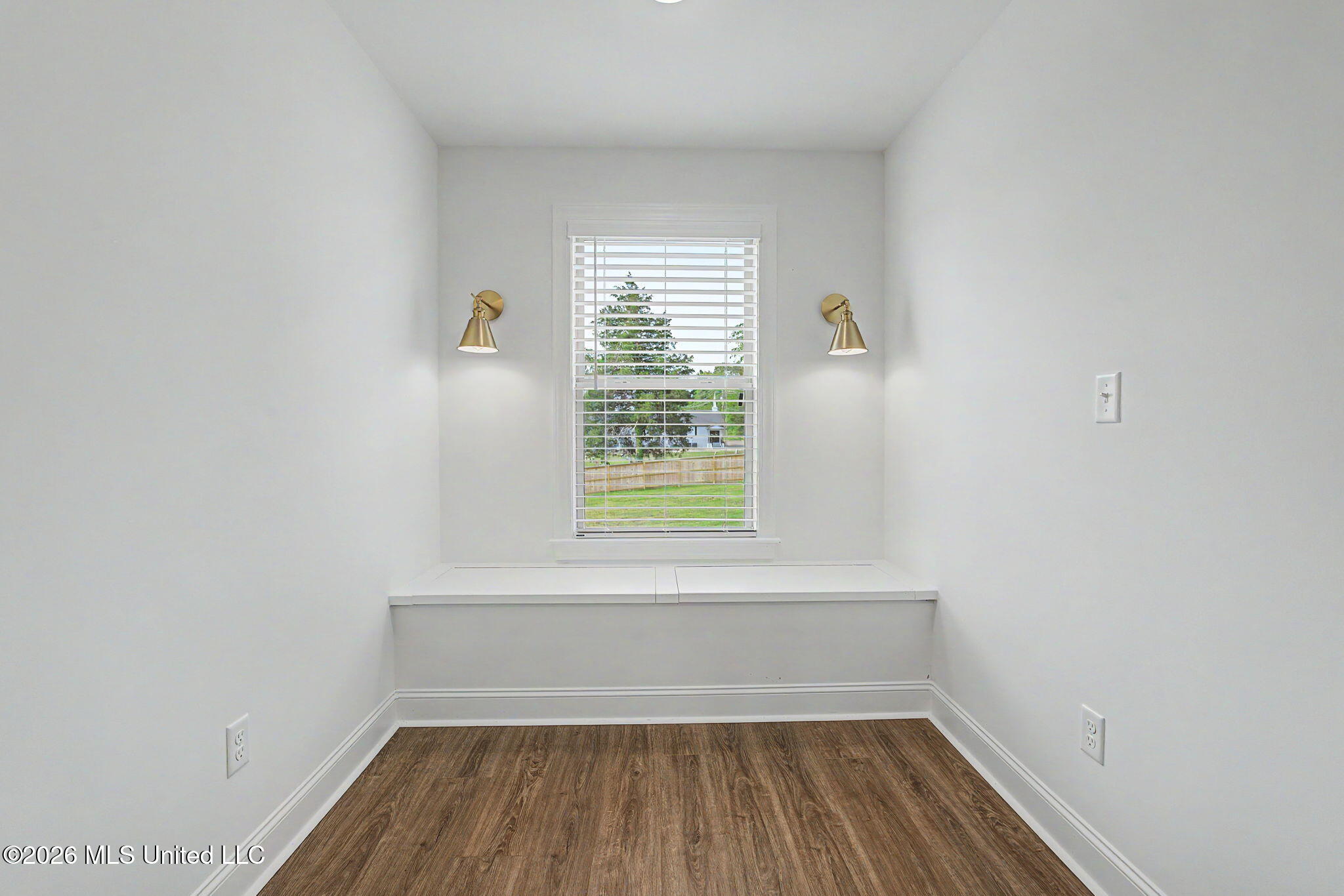 2035 Livingston Way Property Photo 29