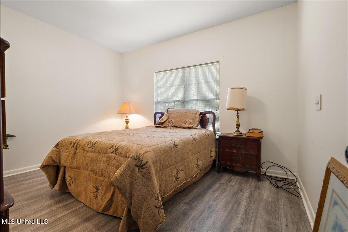 866 Old River Road Property Photo 16