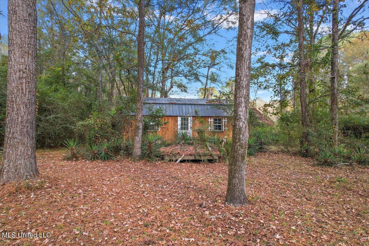 866 Old River Road Property Photo 25