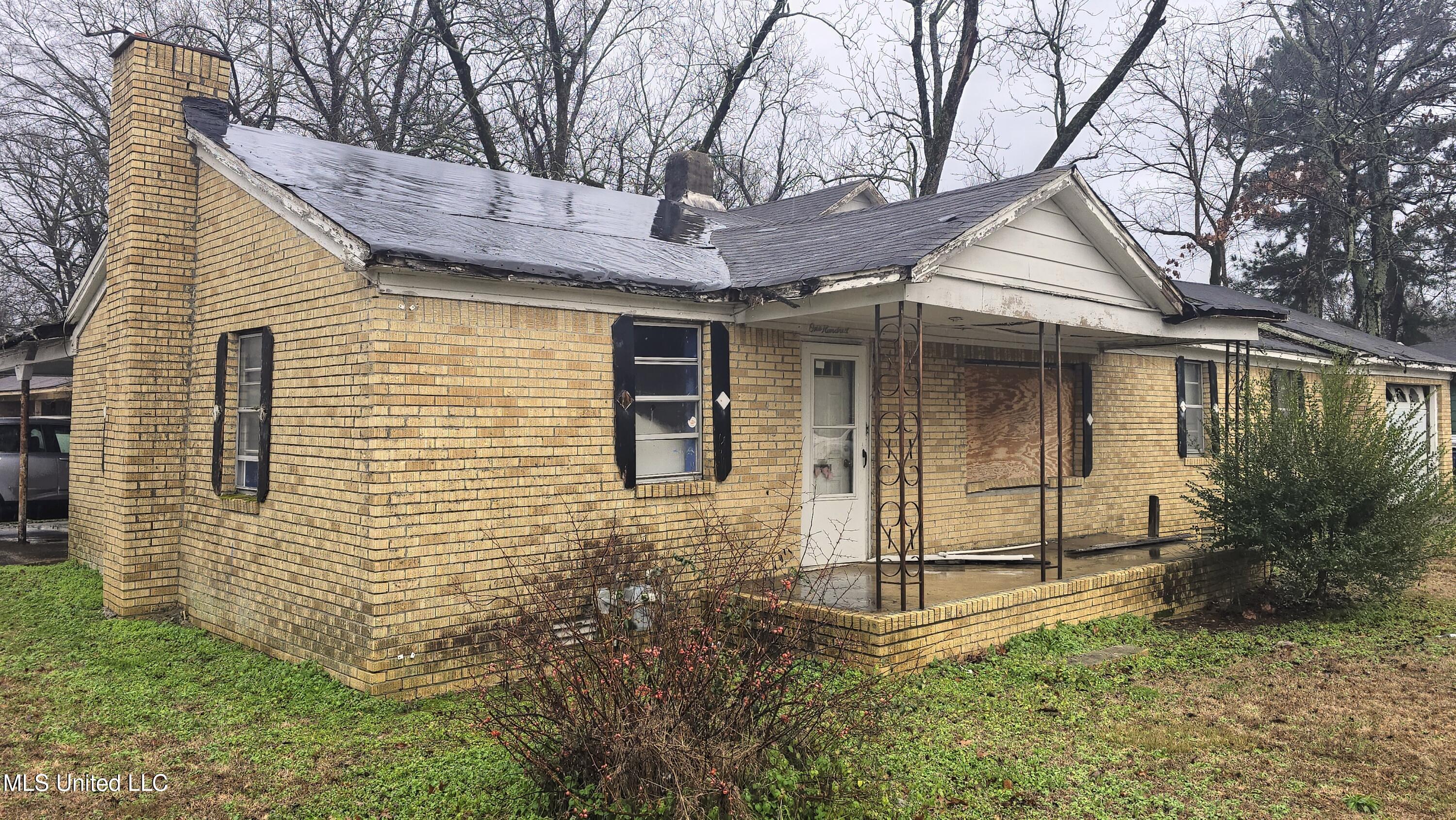 100 Wood Street Property Photo 4