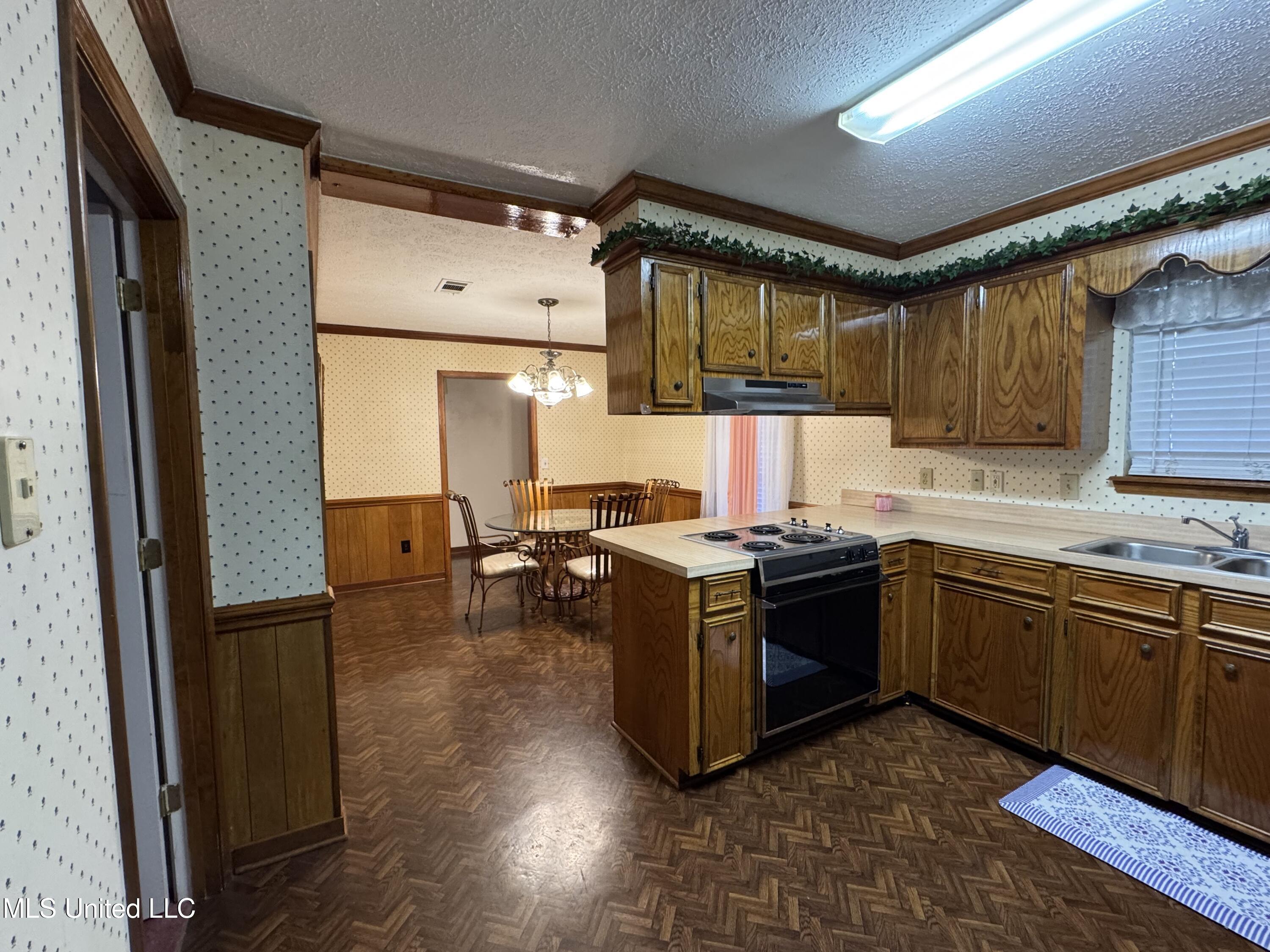 4375 Redwood Circle Property Photo 14