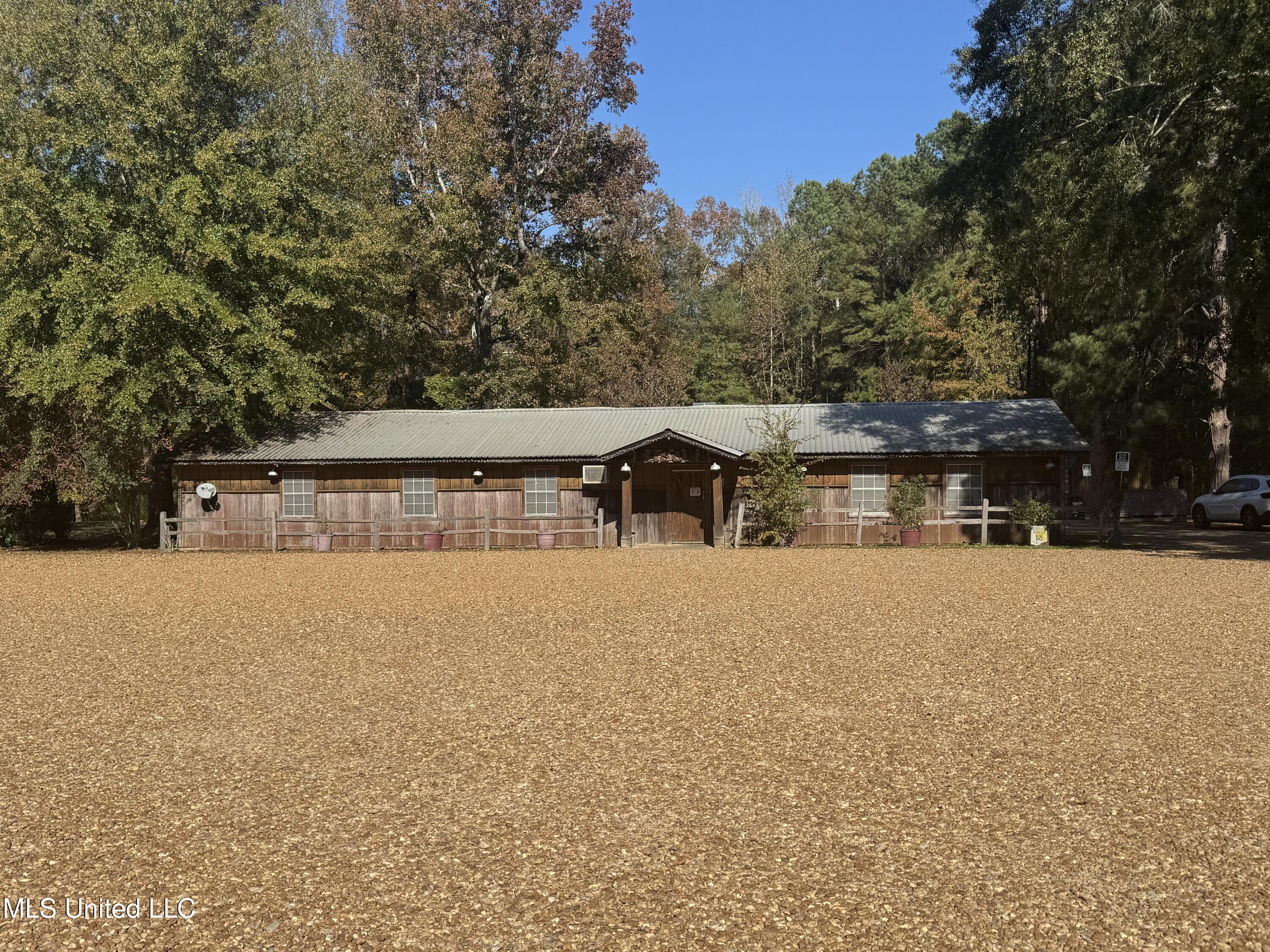 200 Merit Road Property Photo 2