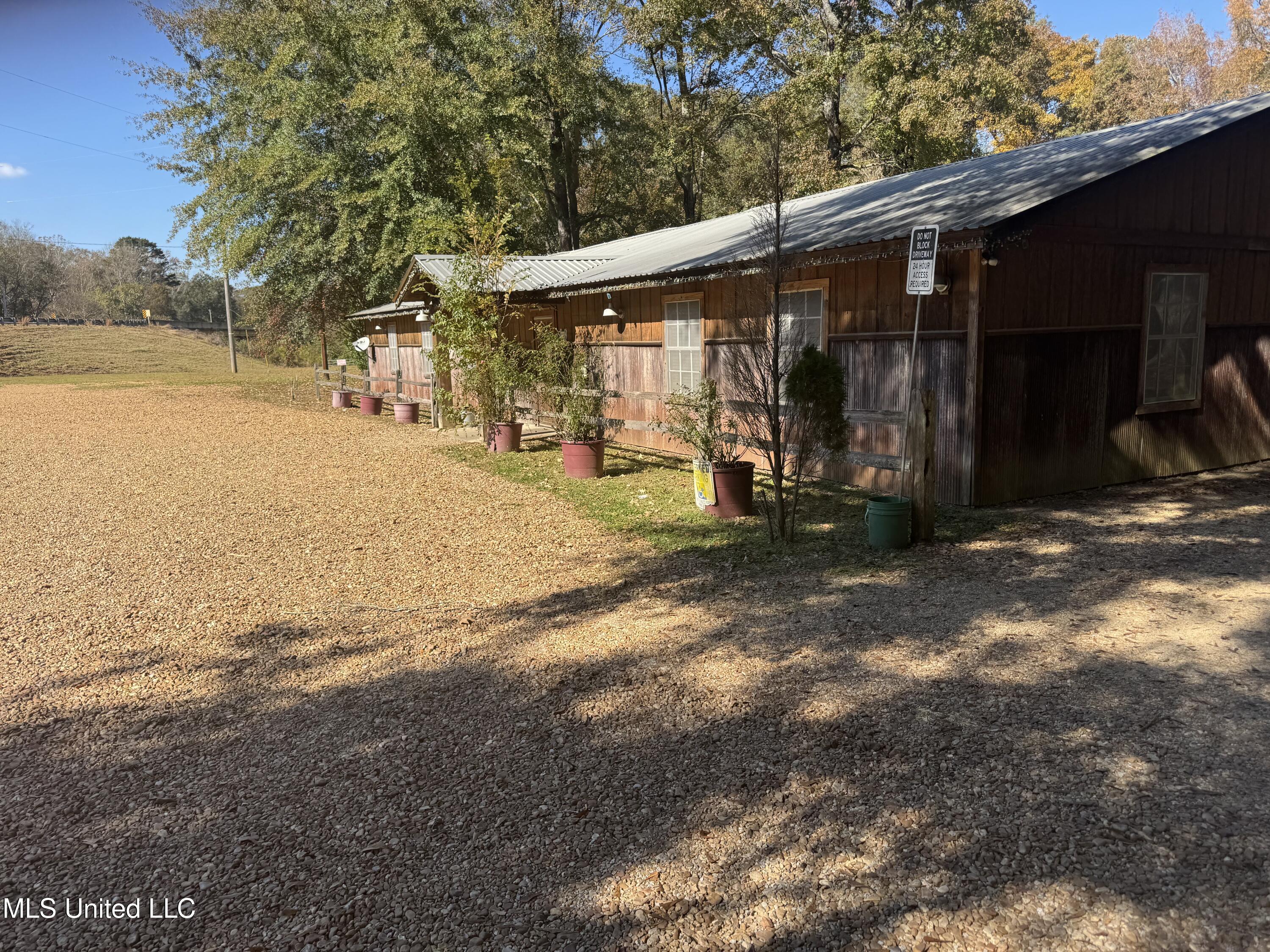200 Merit Road Property Photo 3