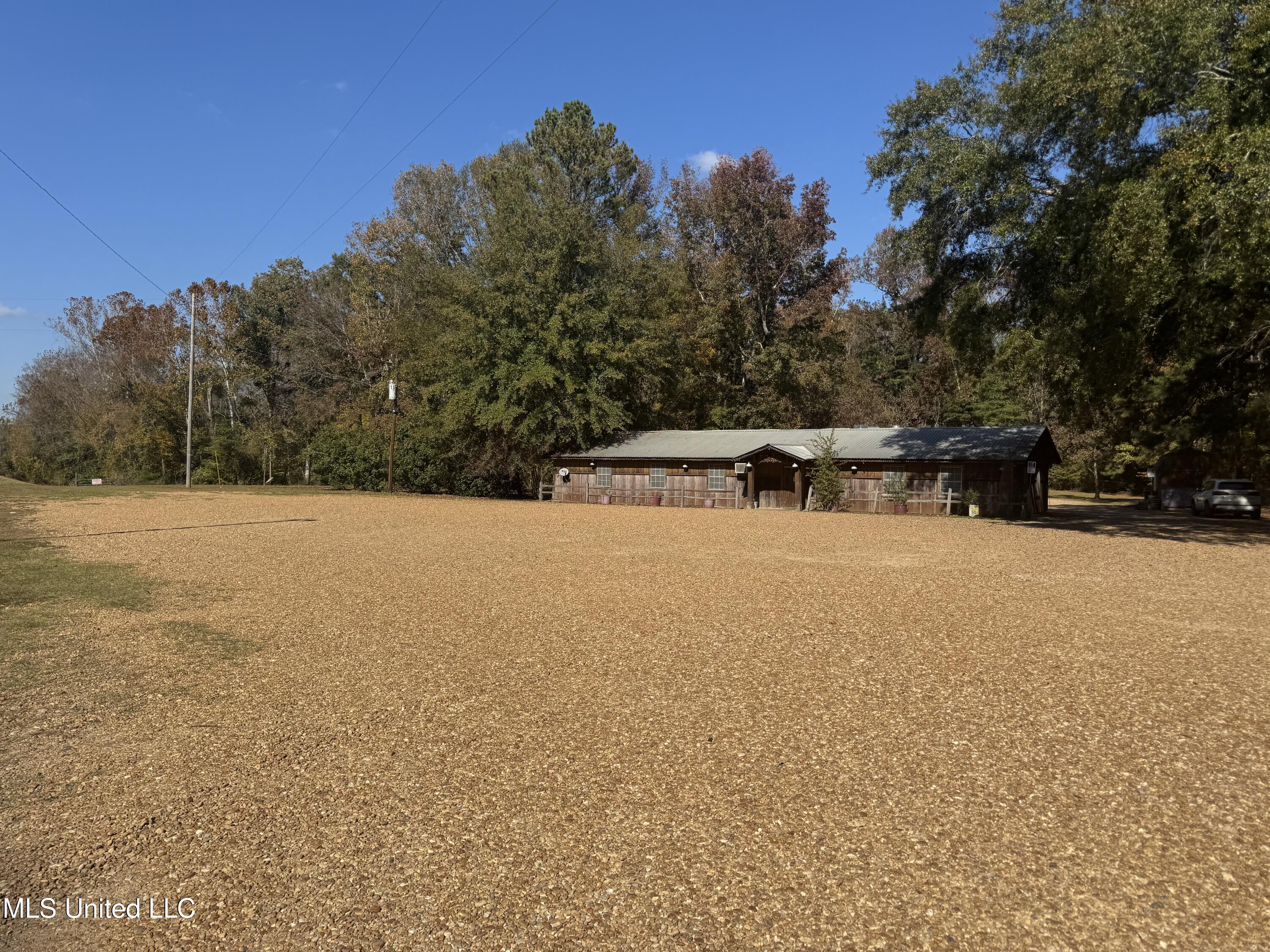 200 Merit Road Property Photo 5