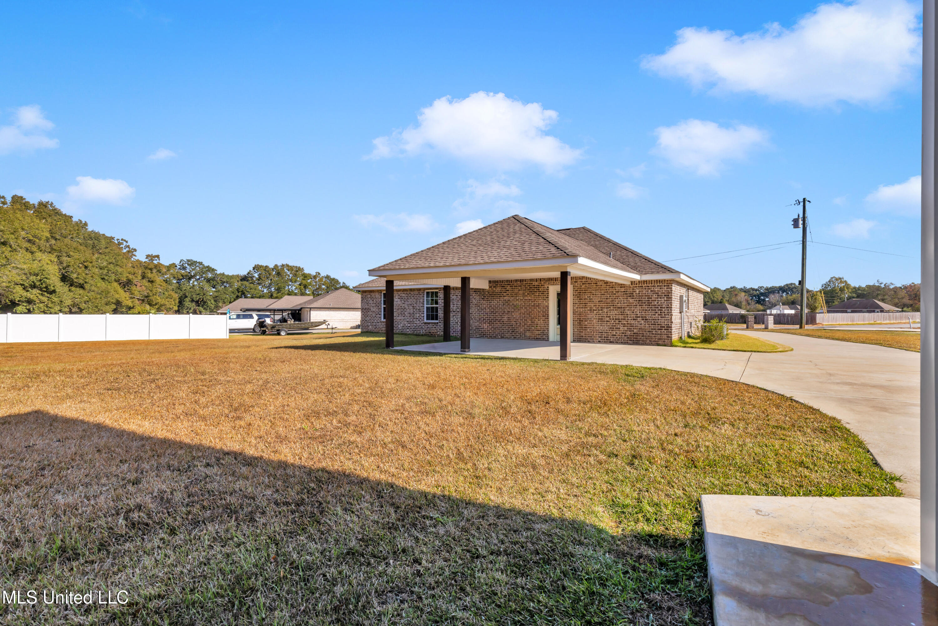 120 Trevor Lane Property Photo 7