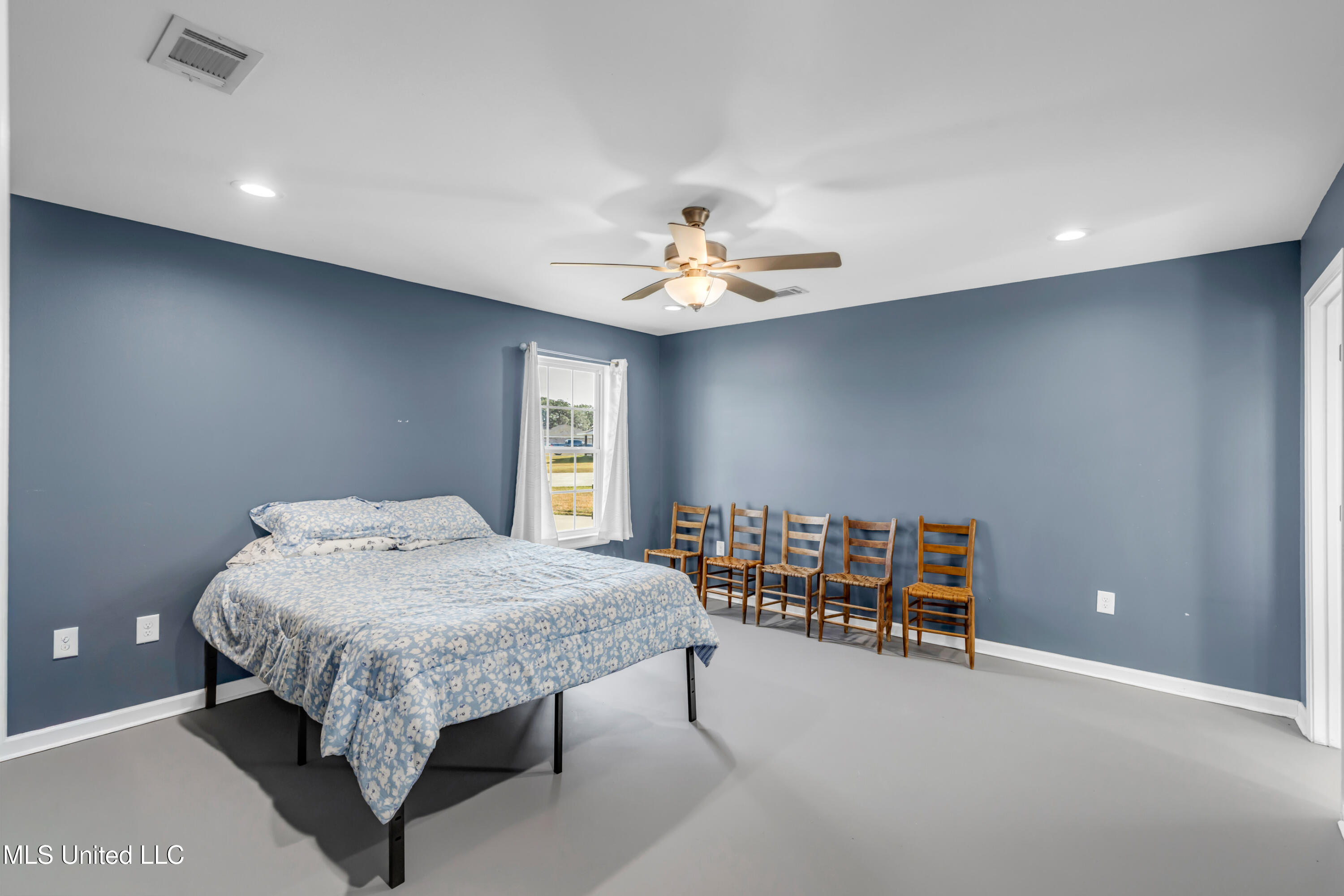 120 Trevor Lane Property Photo 25