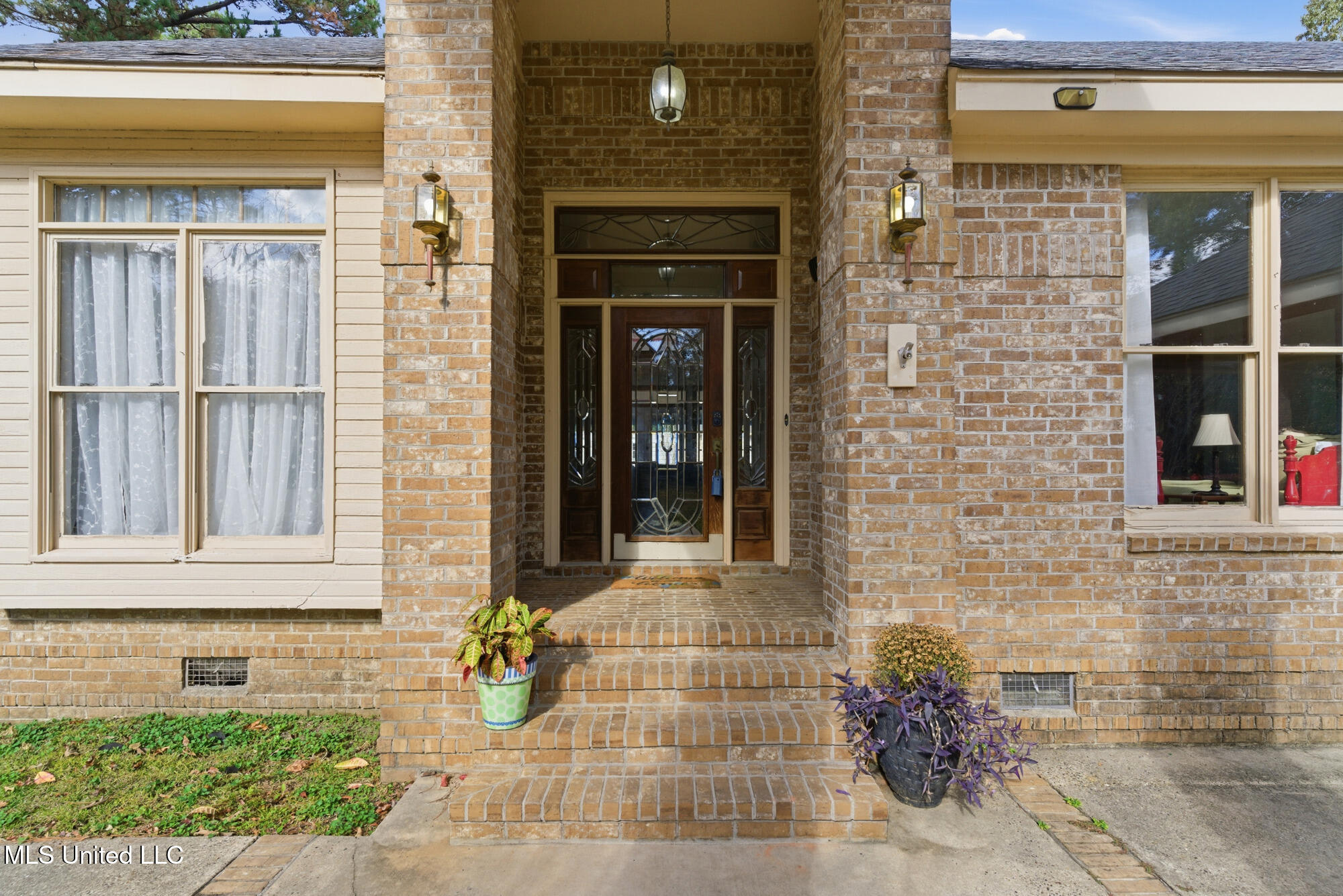 18 Woodchuck Drive Property Photo 2