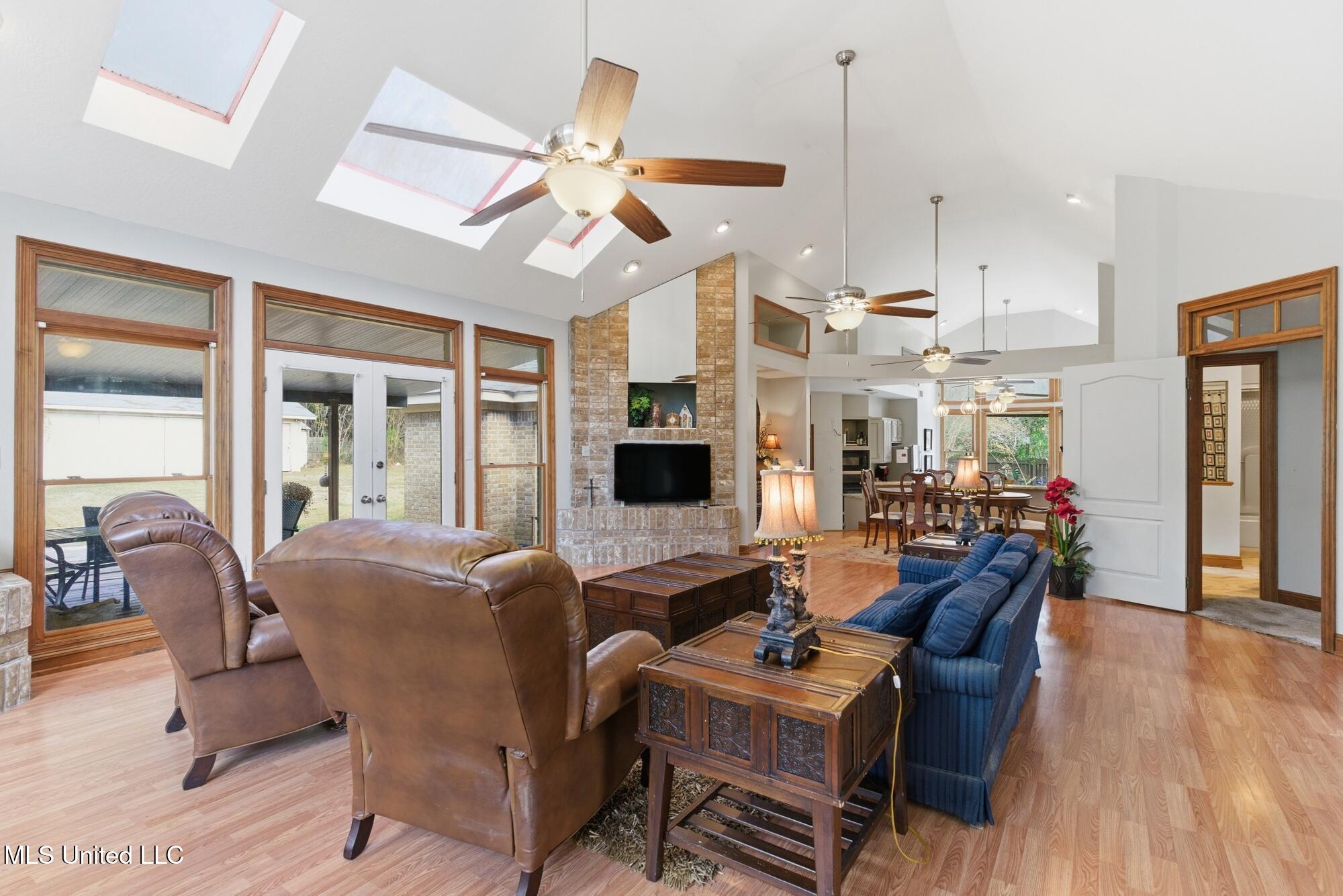 18 Woodchuck Drive Property Photo 11