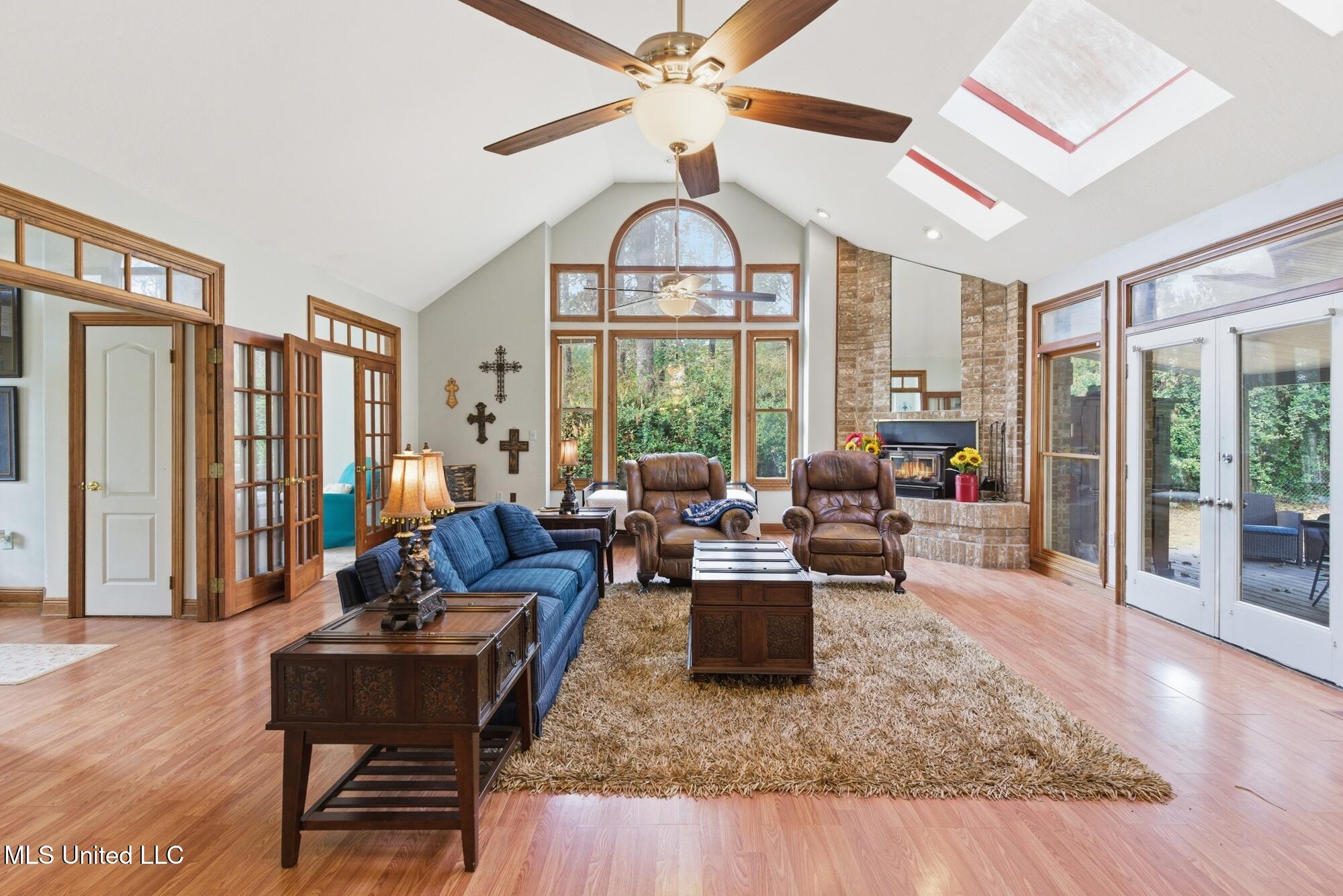 18 Woodchuck Drive Property Photo 12