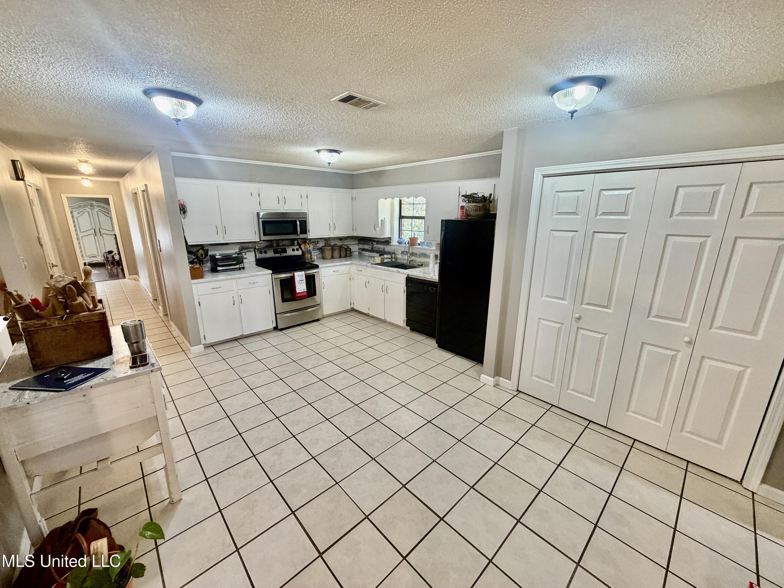 1183 Adams Road Property Photo 5