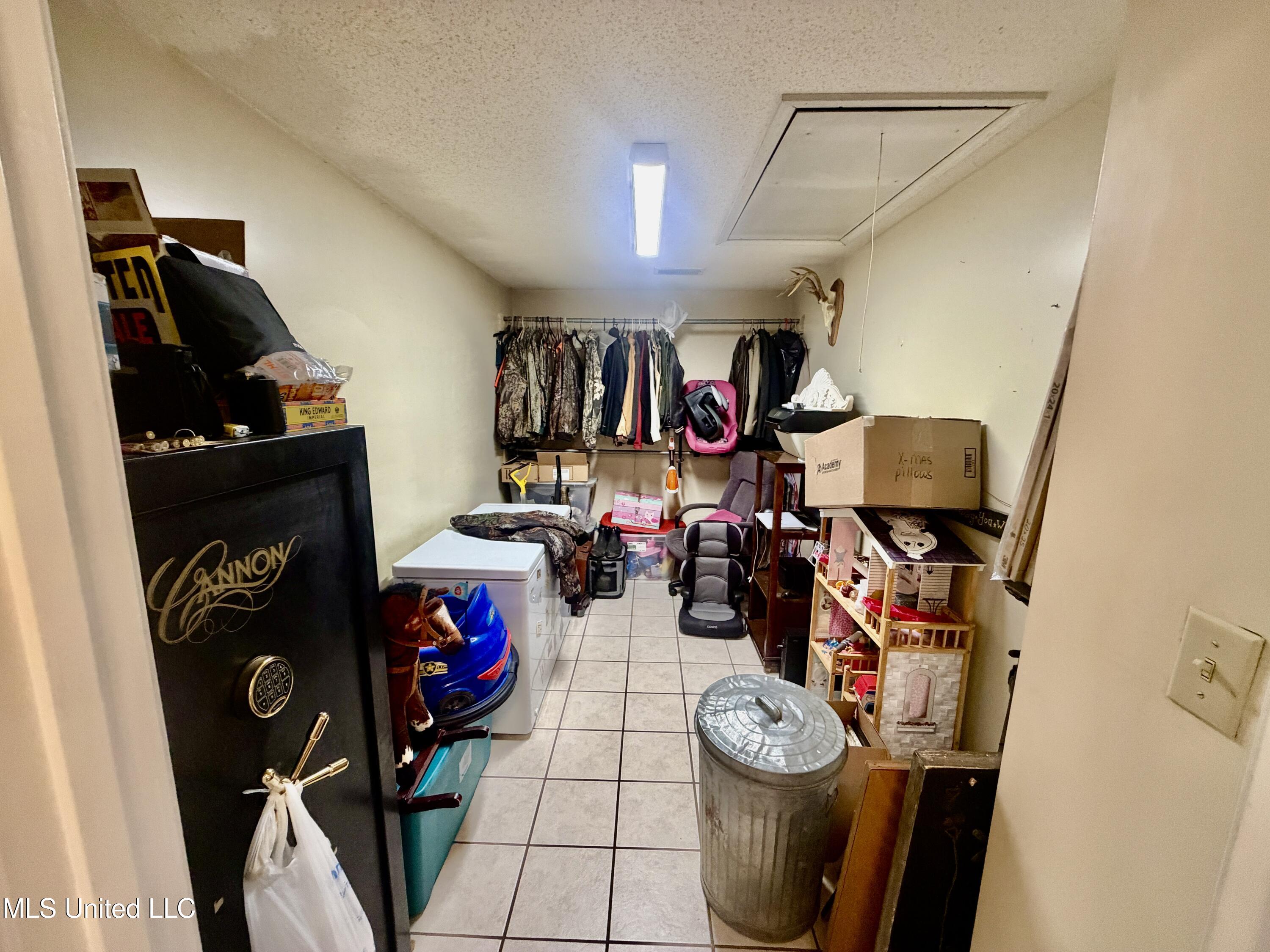 1183 Adams Road Property Photo 6