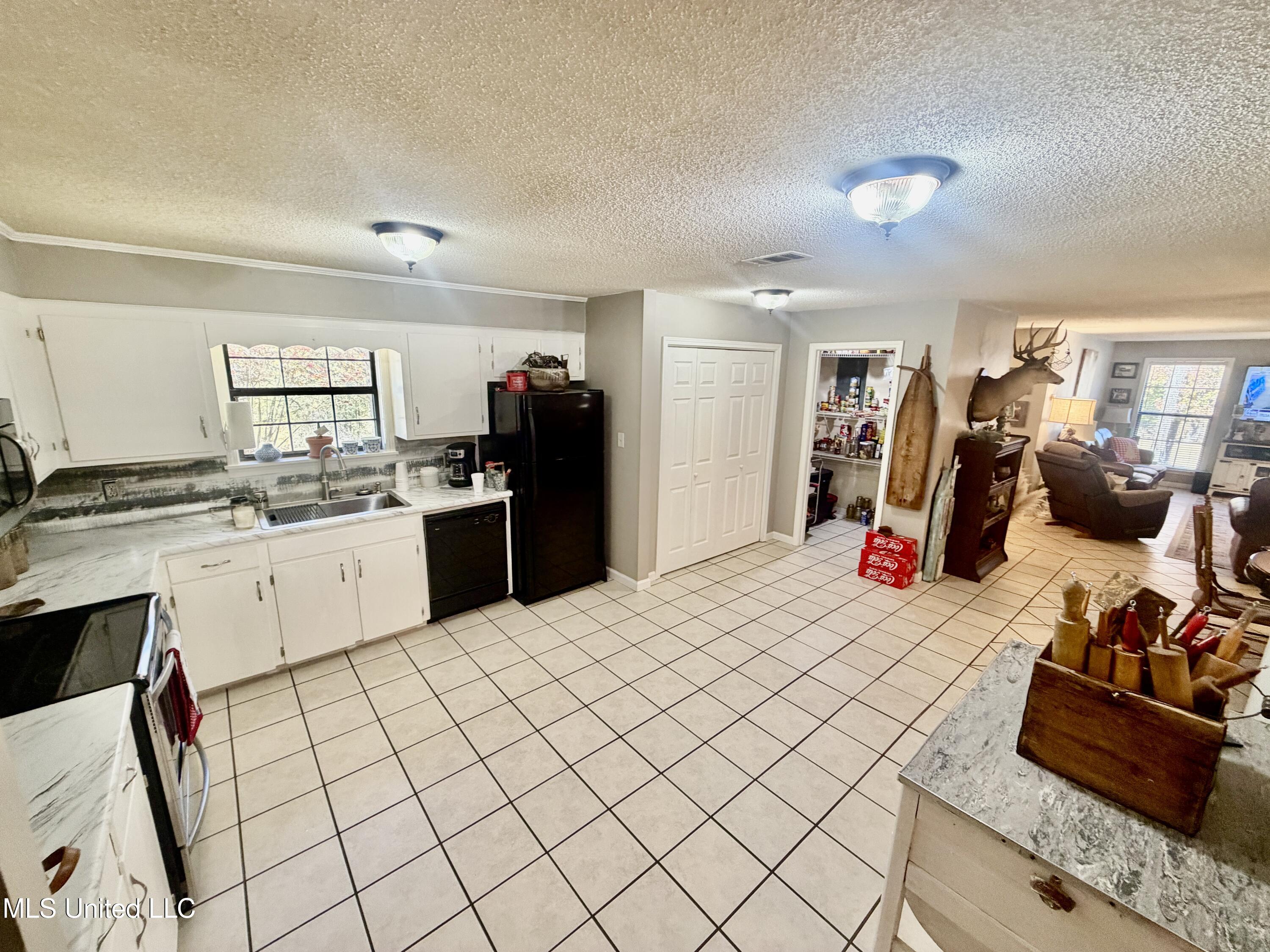 1183 Adams Road Property Photo 9