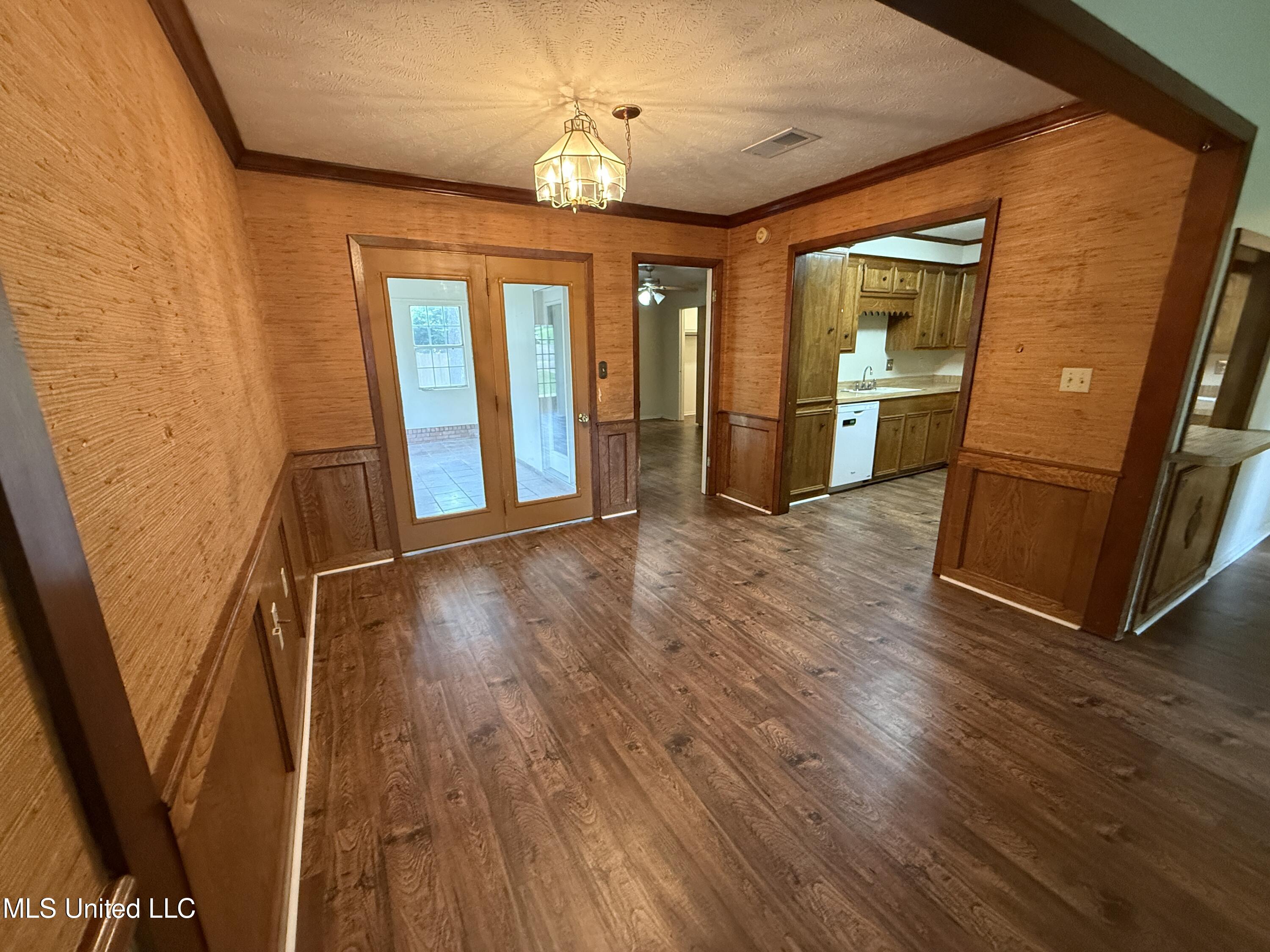 1708 Rosemont Circle Property Photo 6
