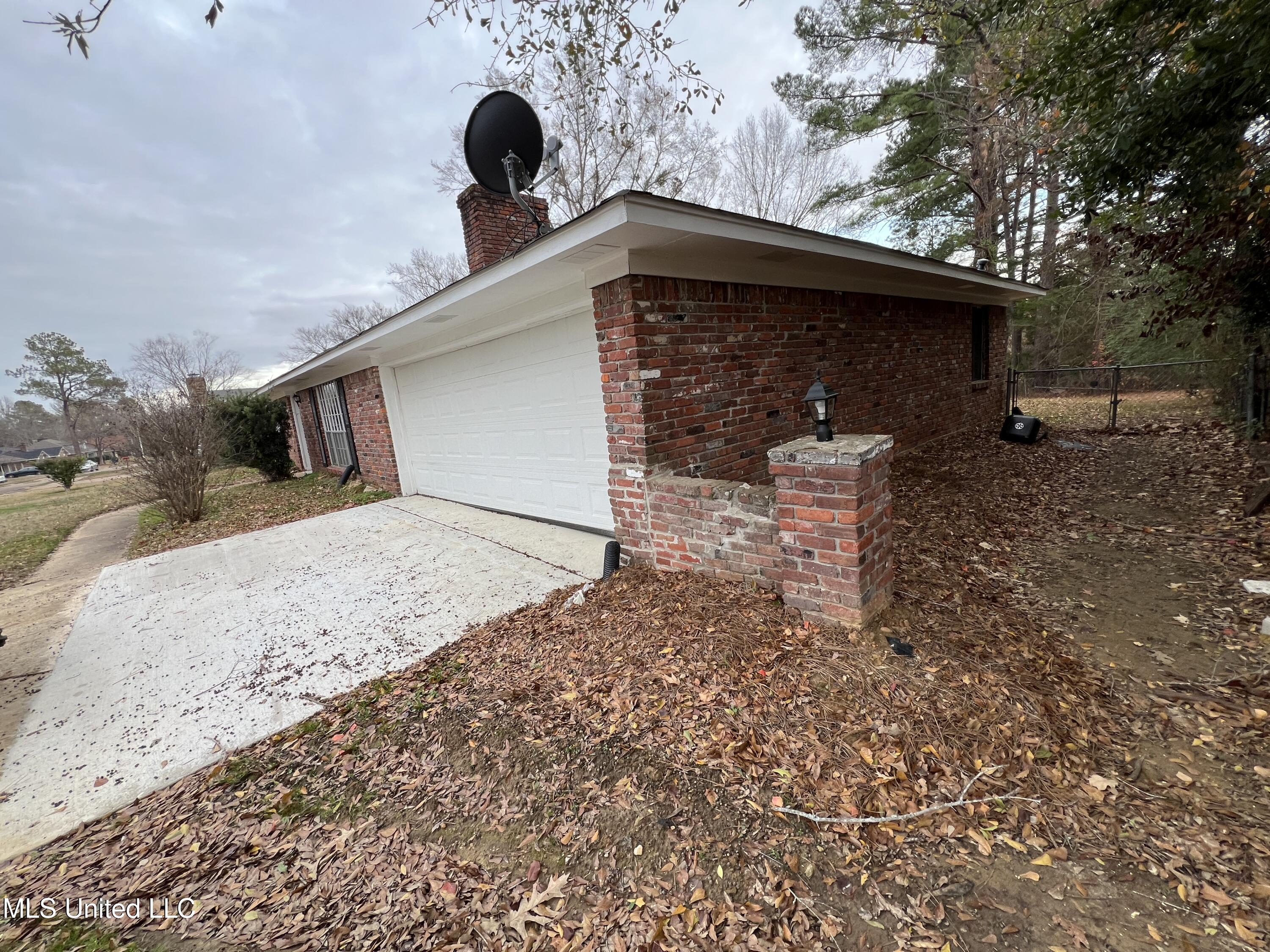 1504 Hawthorne Place Property Photo 2