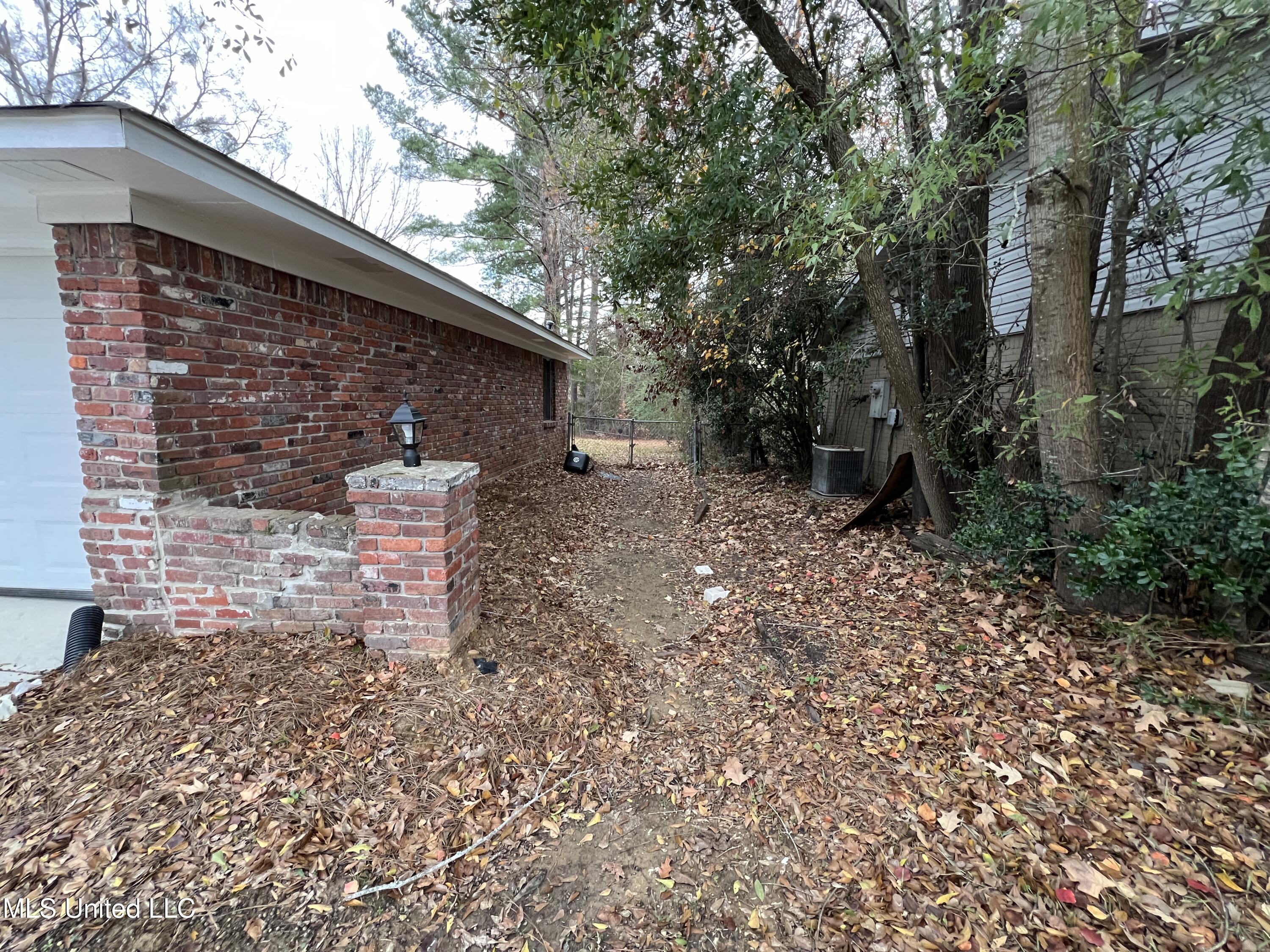 1504 Hawthorne Place Property Photo 3