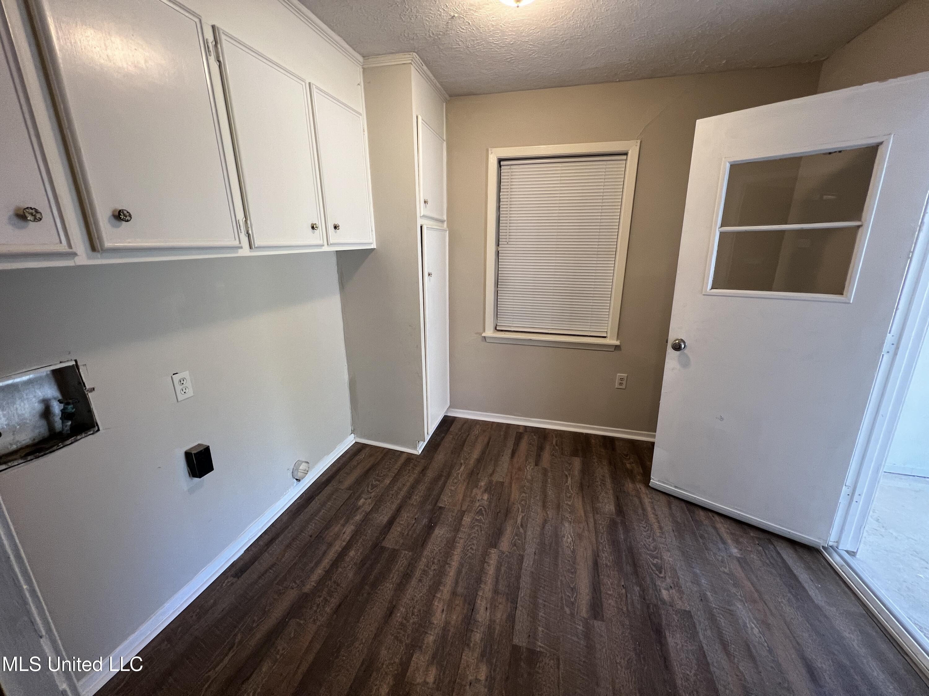 1504 Hawthorne Place Property Photo 7