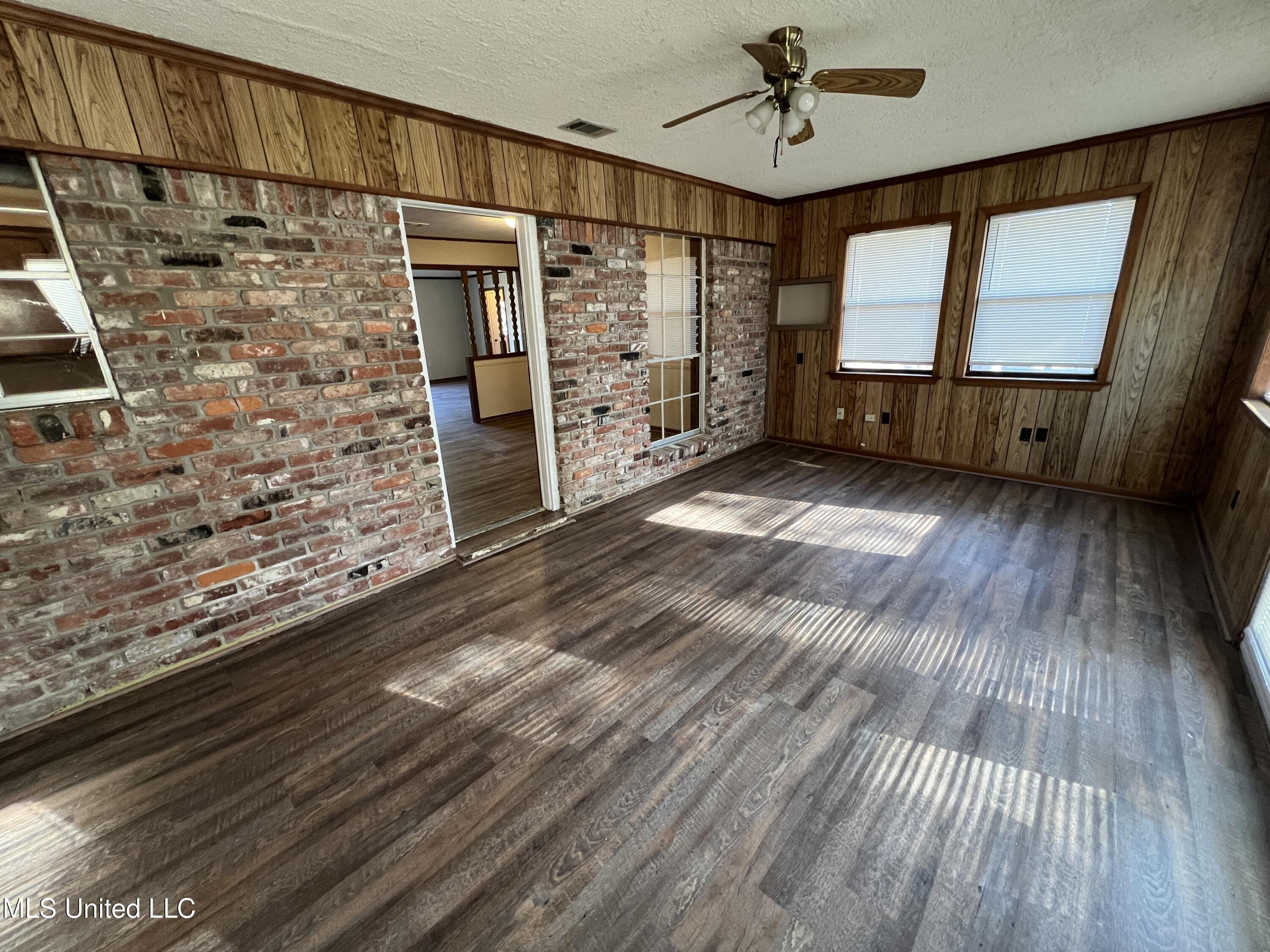 1504 Hawthorne Place Property Photo 12