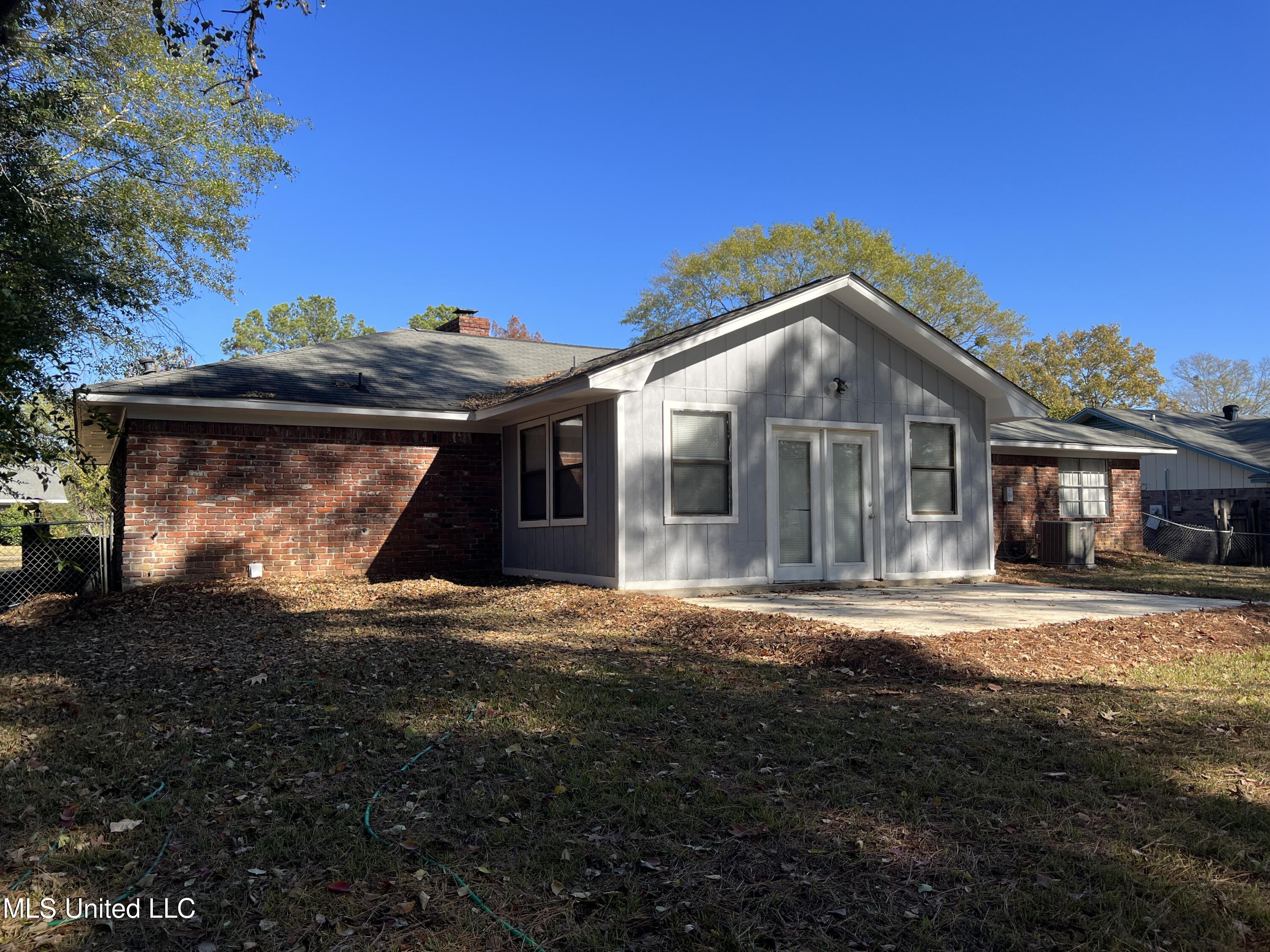 1504 Hawthorne Place Property Photo 14